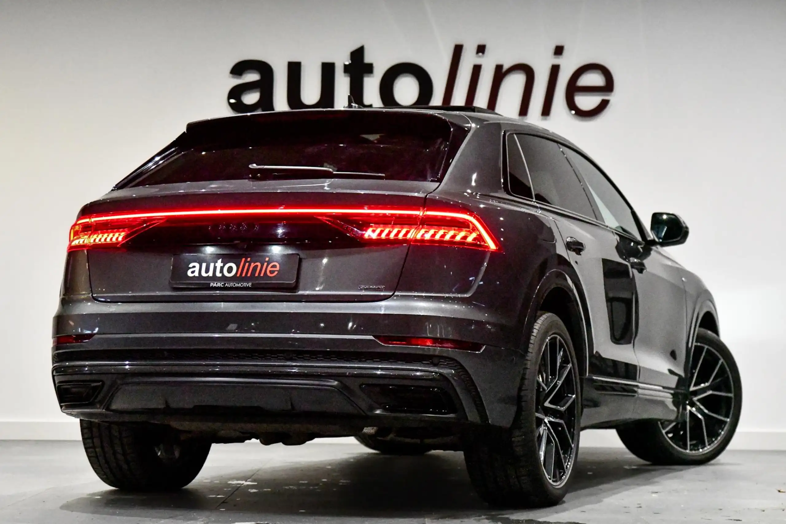 Audi - Q8