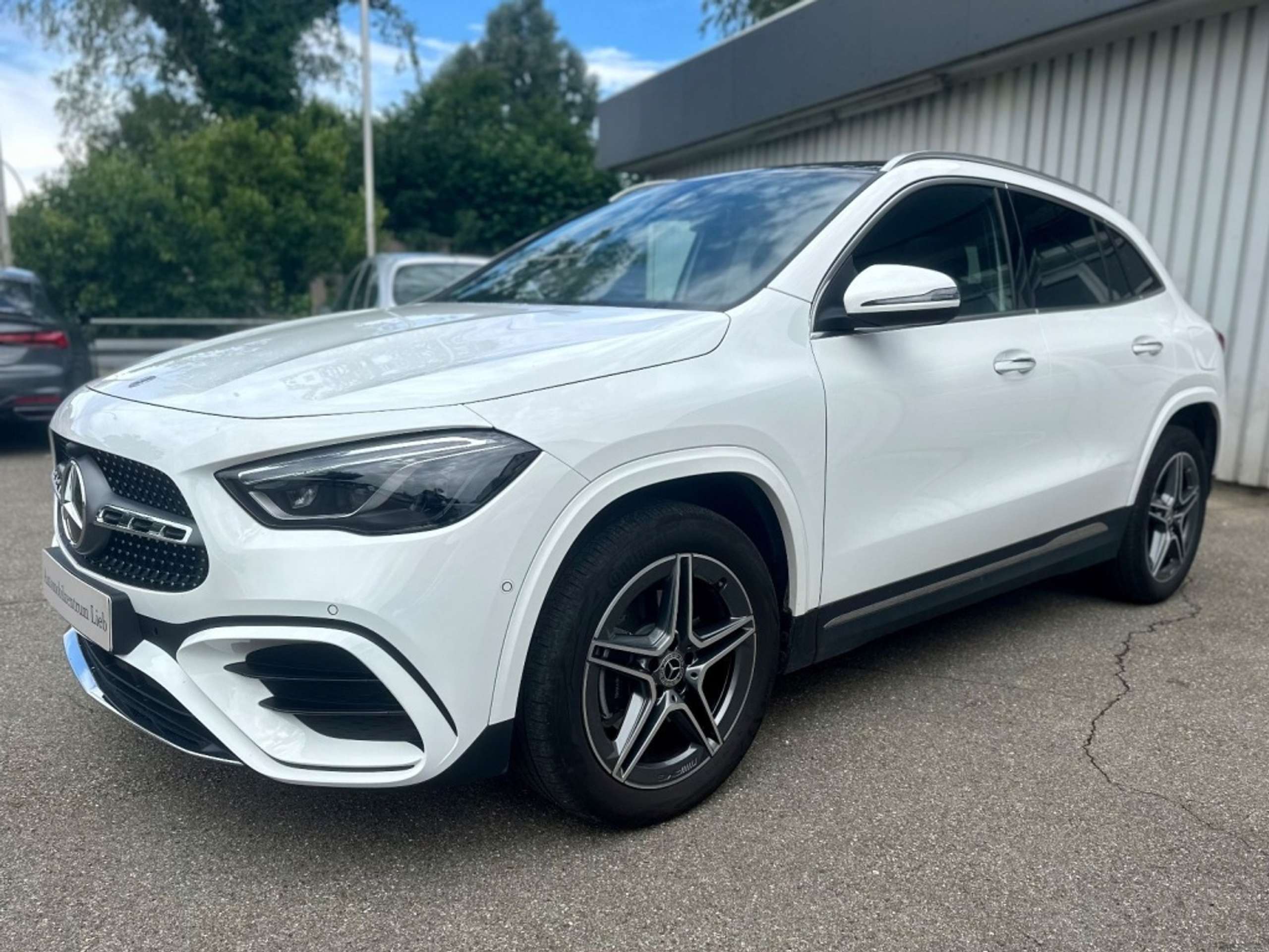 Mercedes-Benz - GLA 250