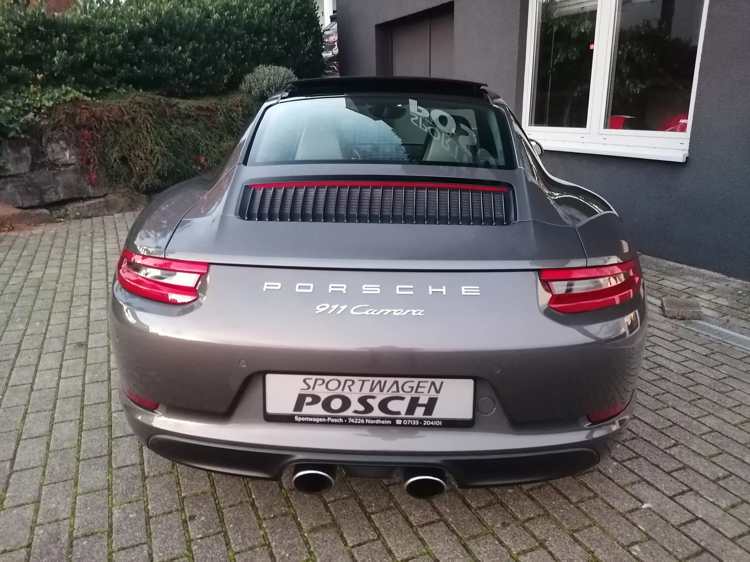 Porsche - 911