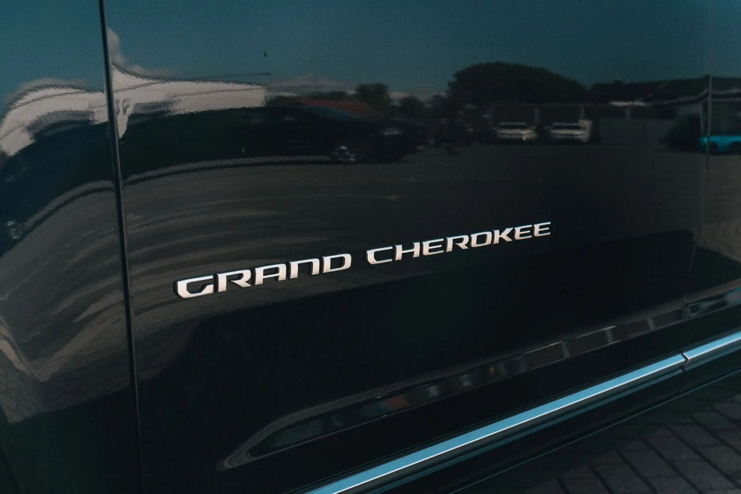 Jeep - Grand Cherokee