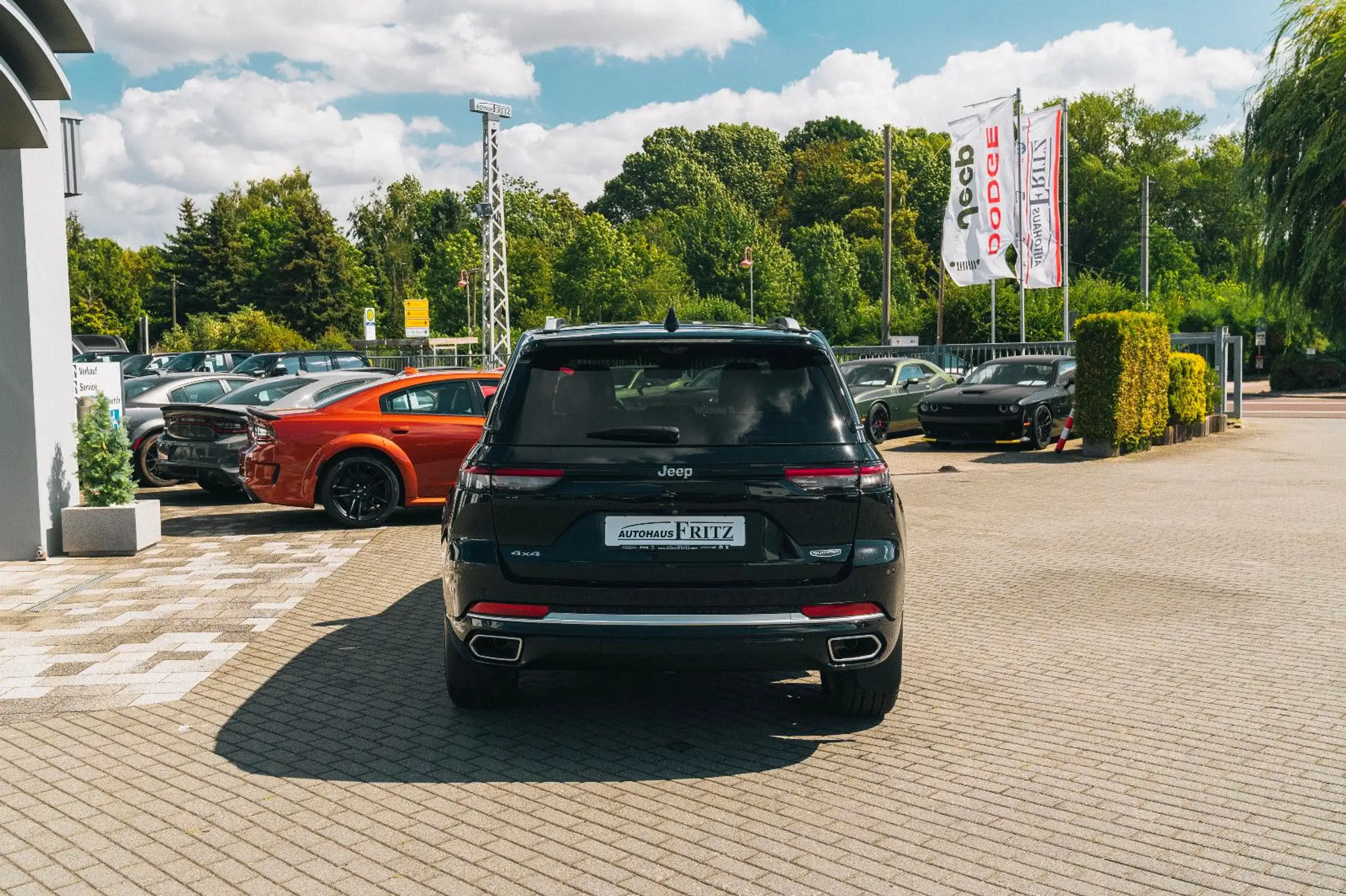 Jeep - Grand Cherokee