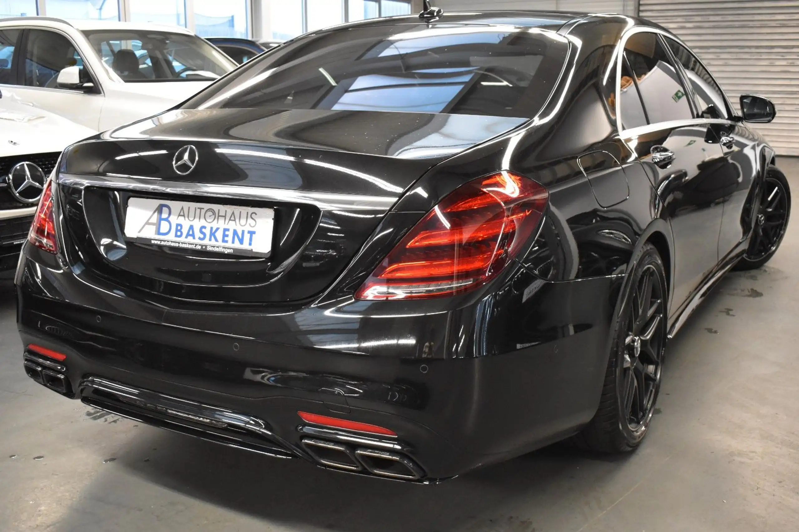 Mercedes-Benz - S 63 AMG