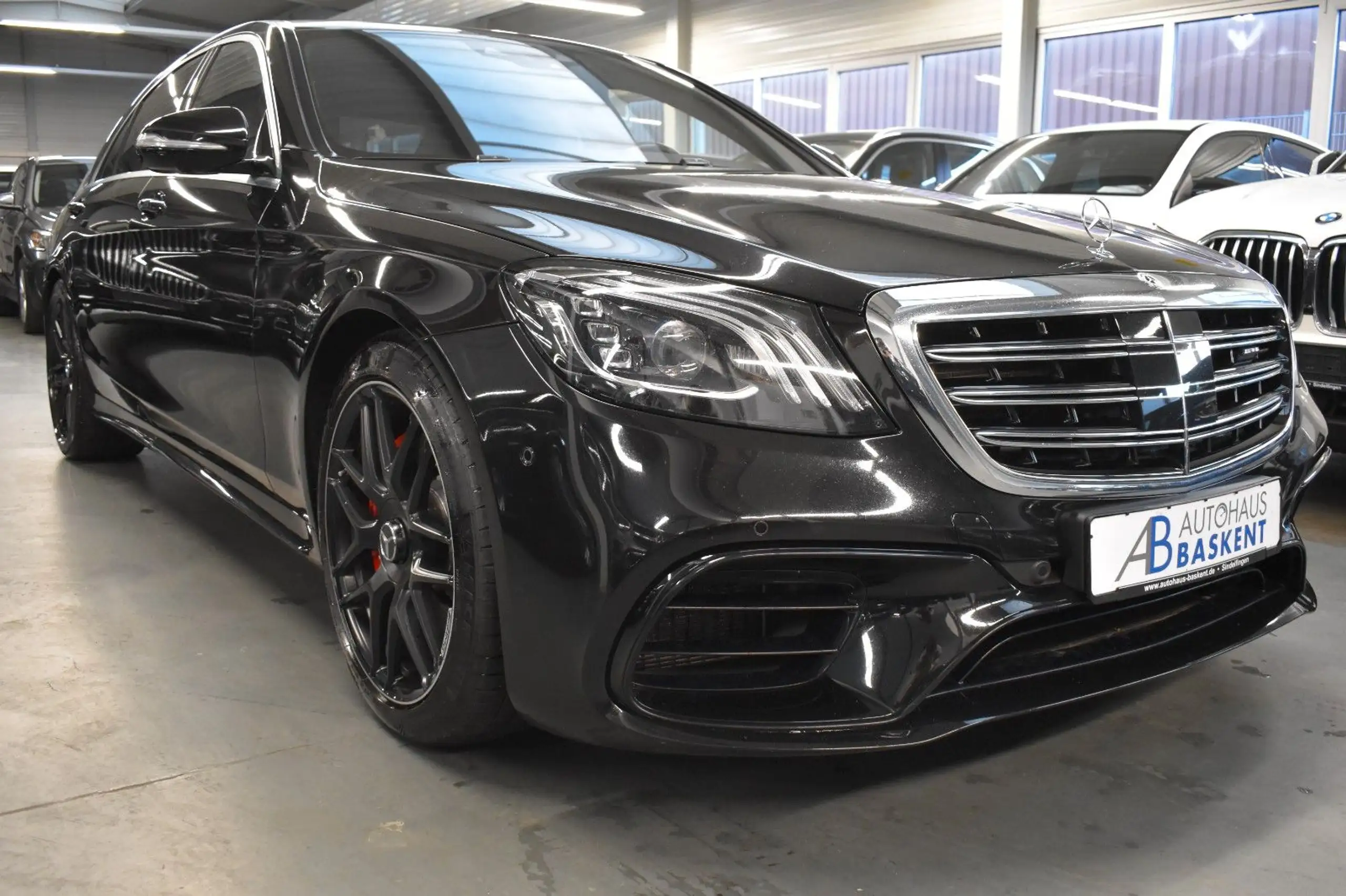 Mercedes-Benz - S 63 AMG