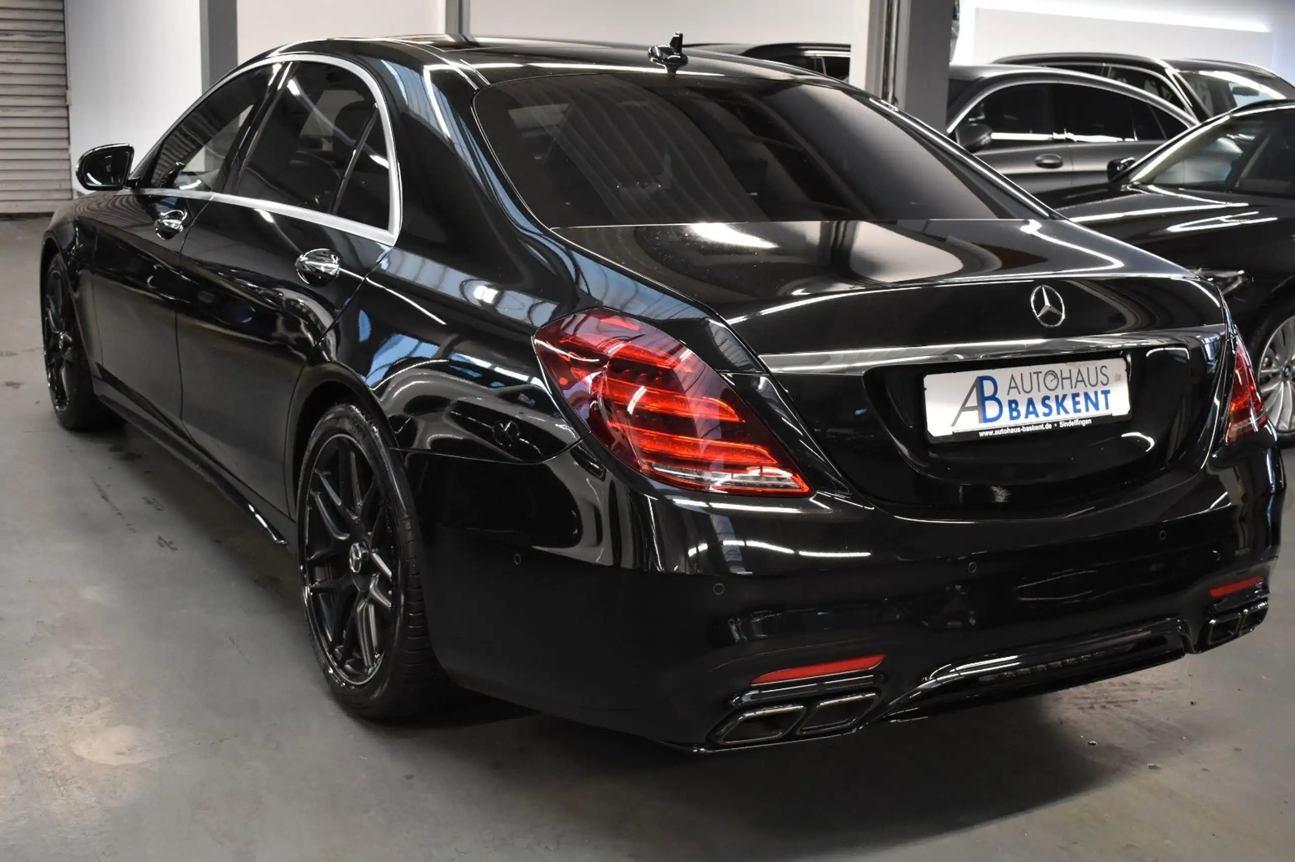 Mercedes-Benz - S 63 AMG