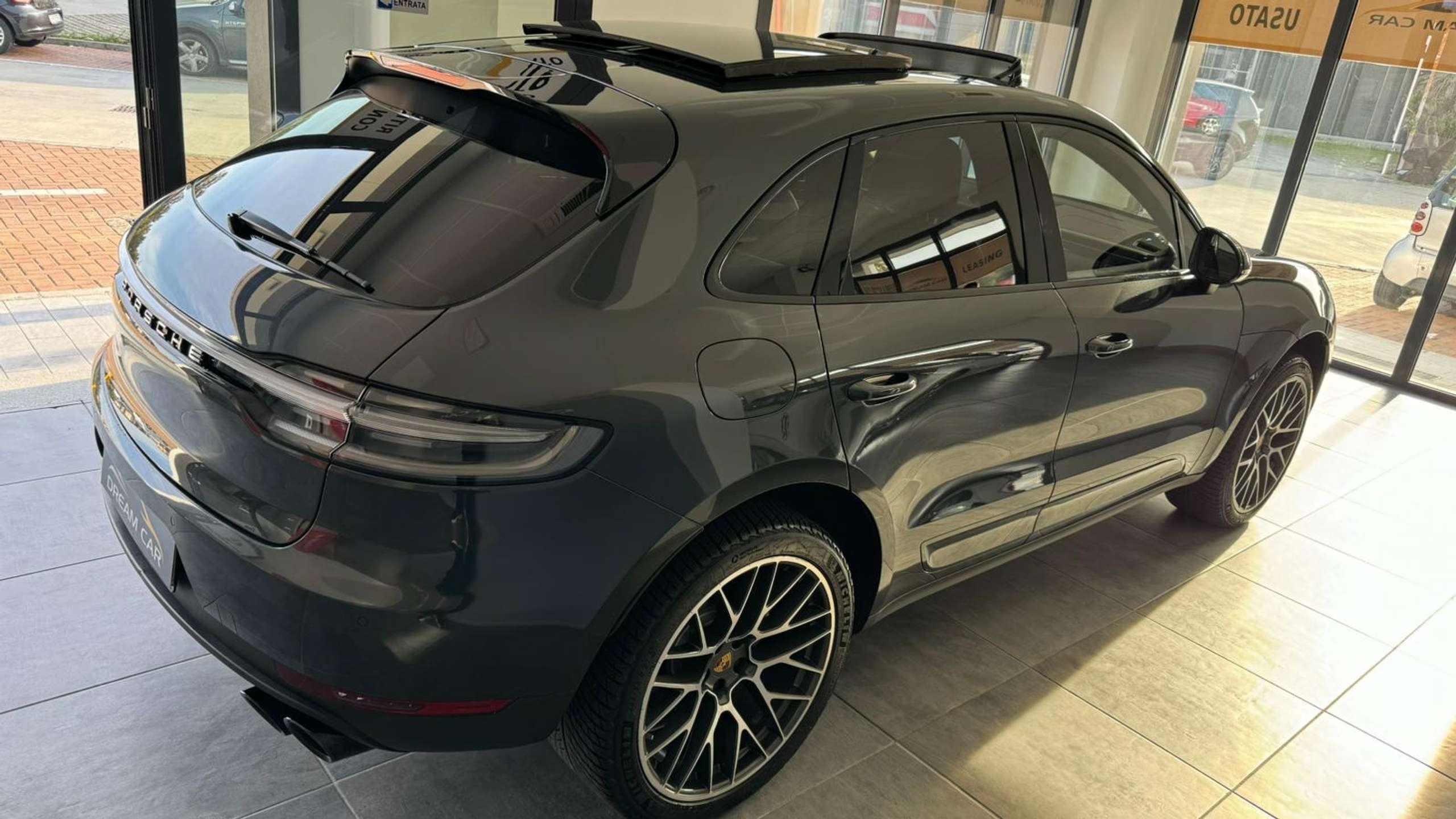 Porsche - Macan