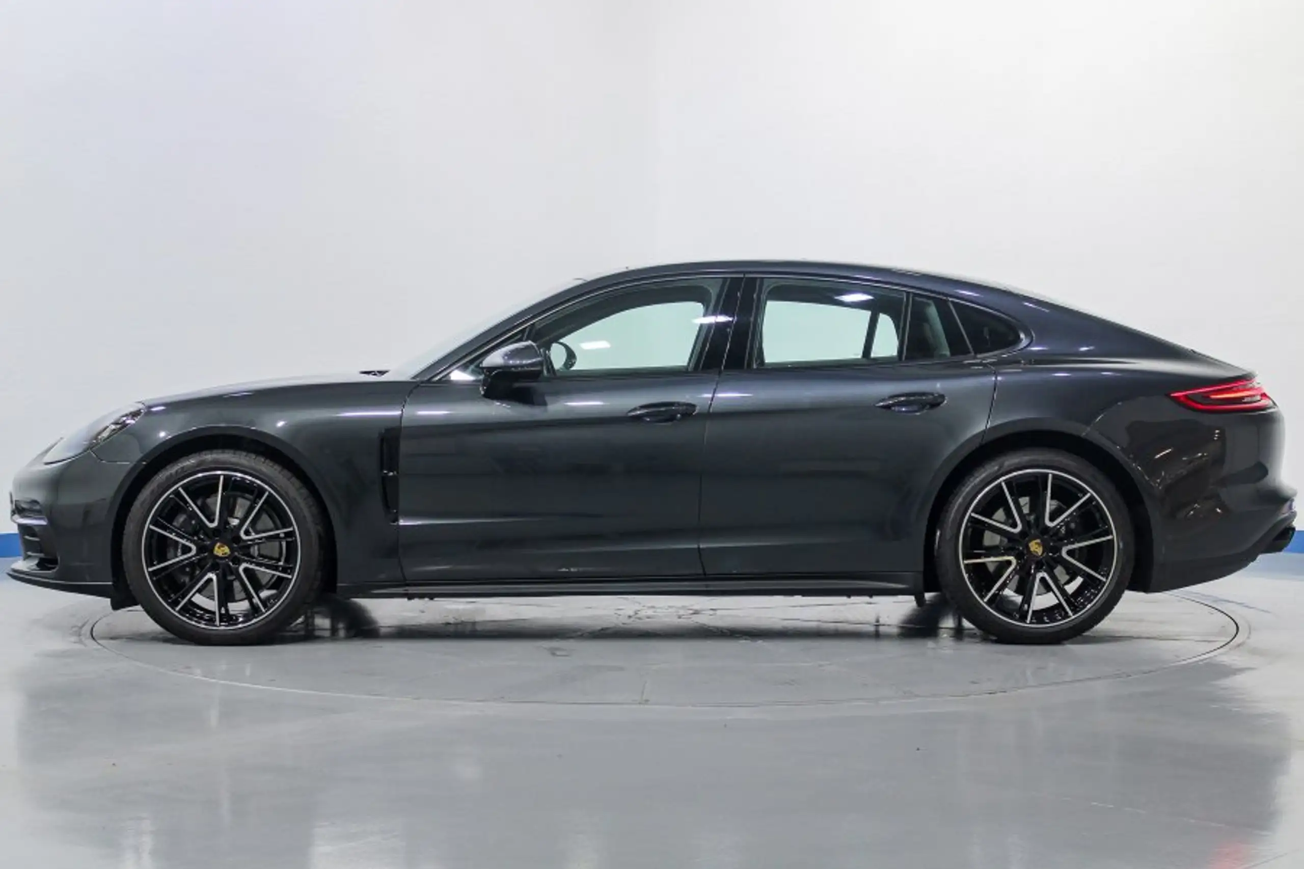 Porsche - Panamera