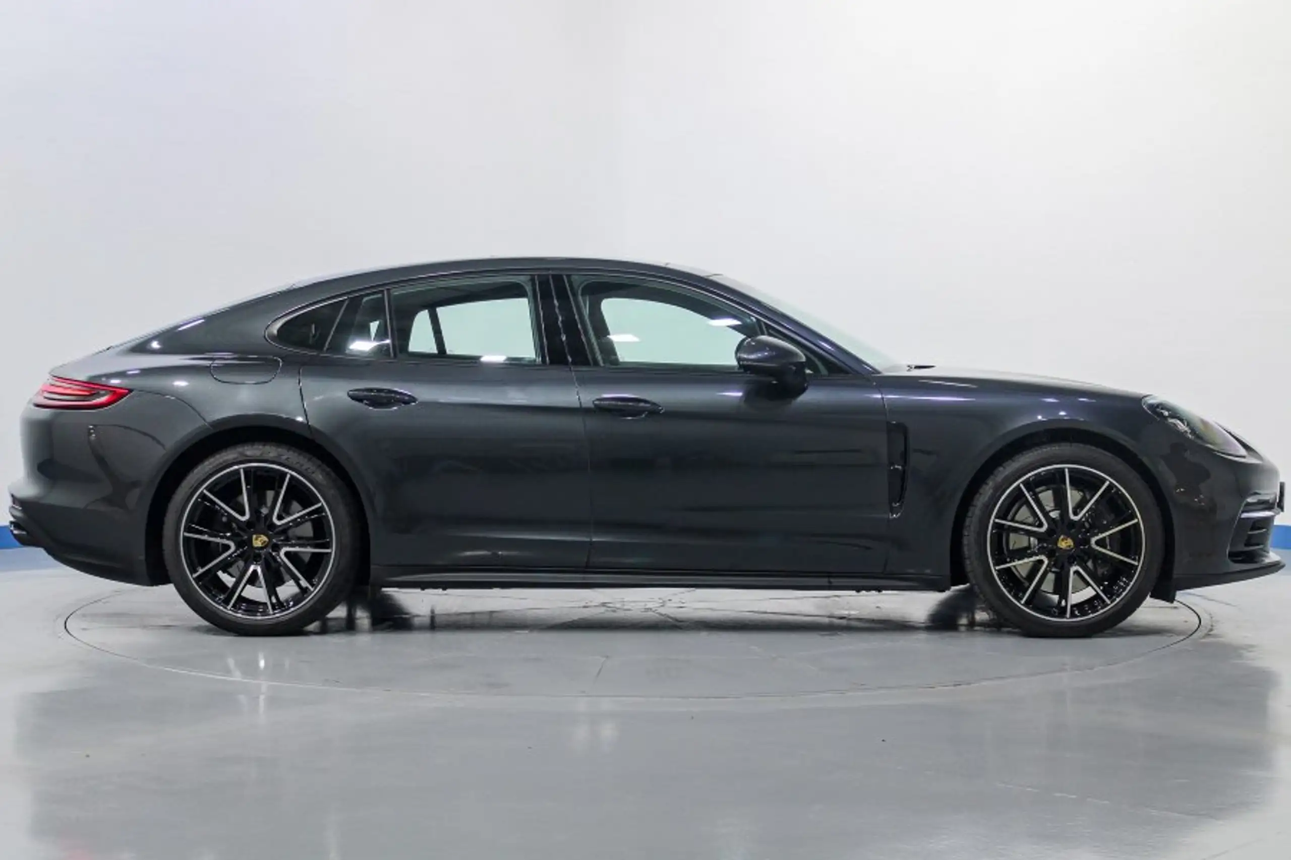 Porsche - Panamera