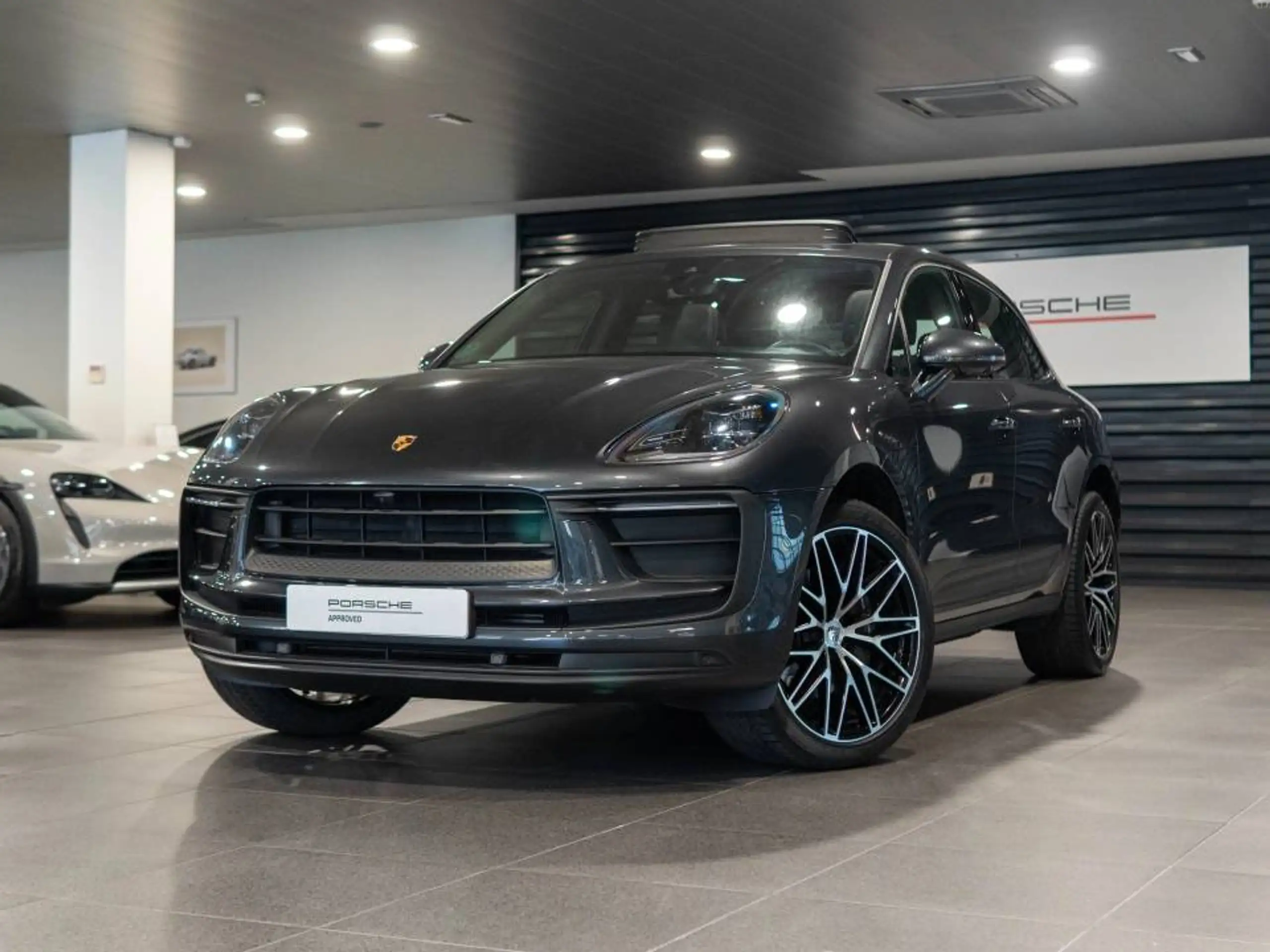 Porsche - Macan