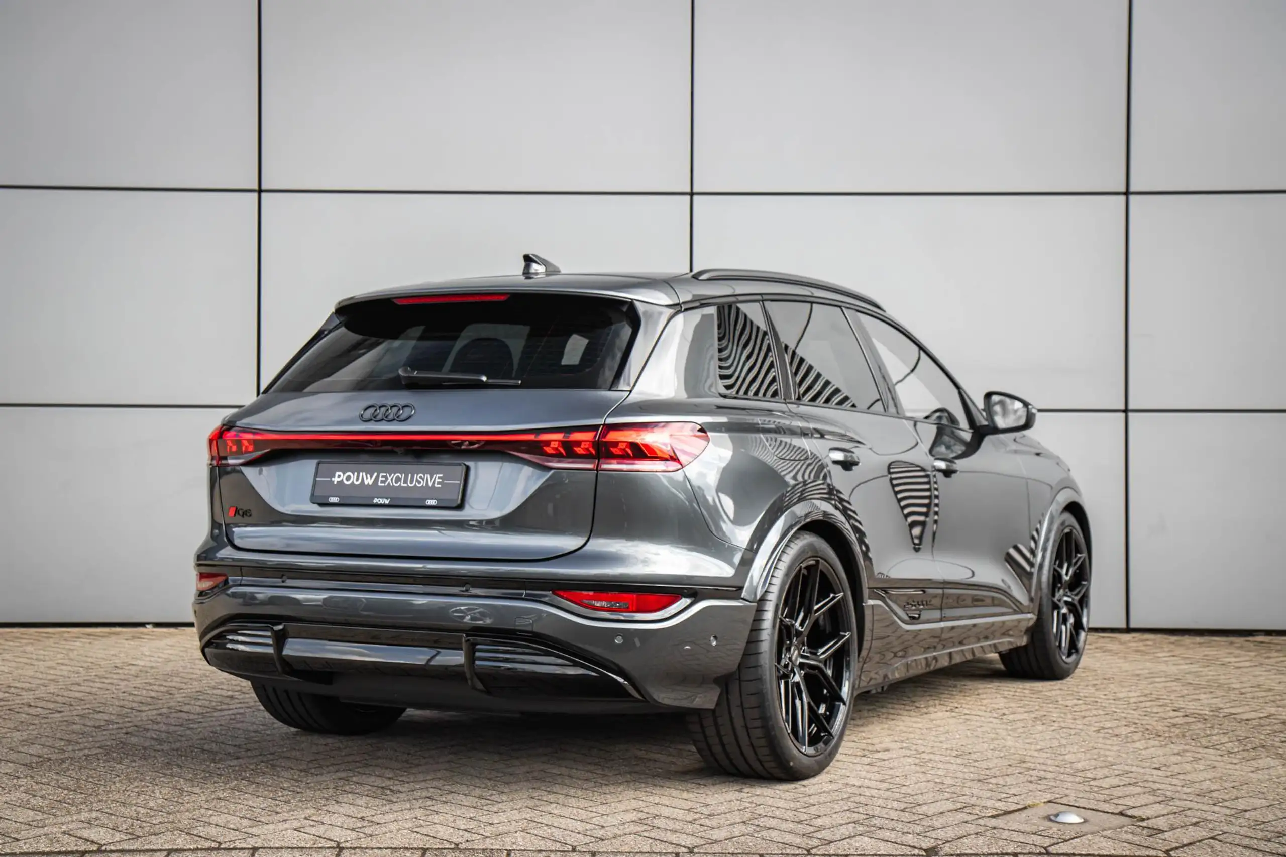 Audi - Q6