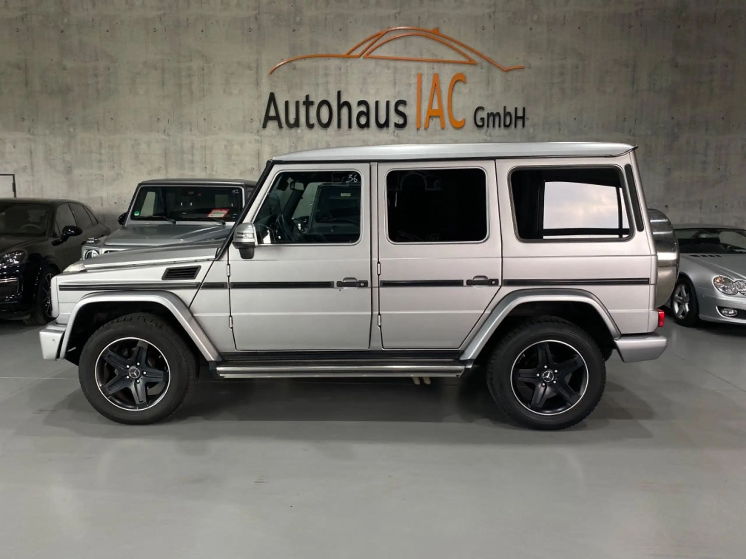 Mercedes-Benz - G 500