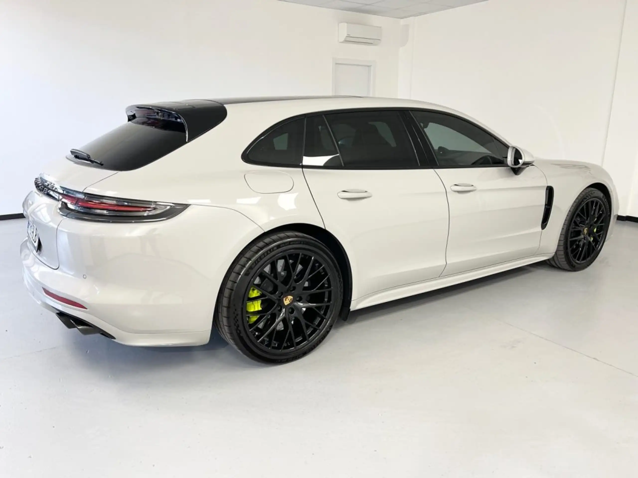 Porsche - Panamera