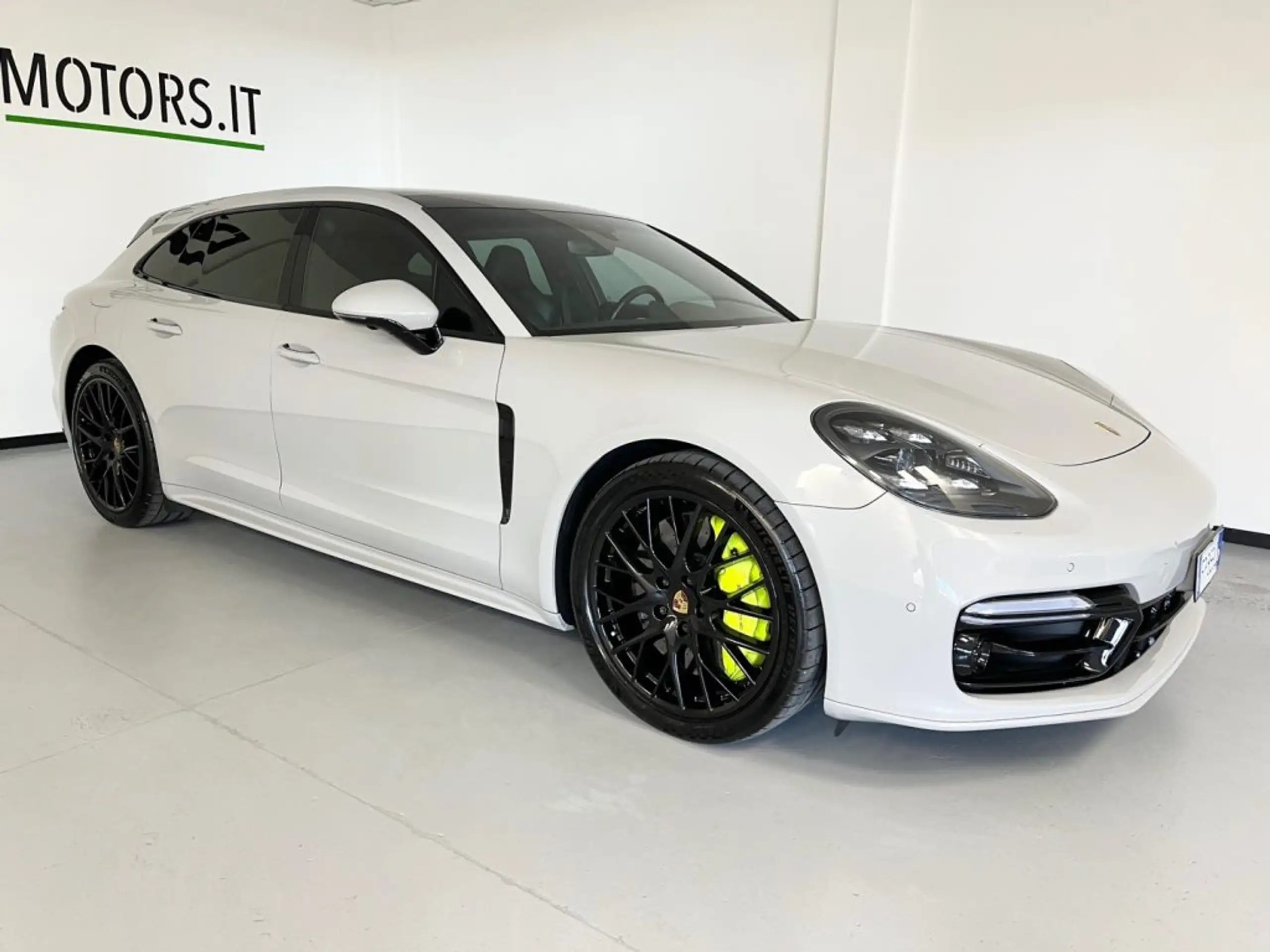 Porsche - Panamera