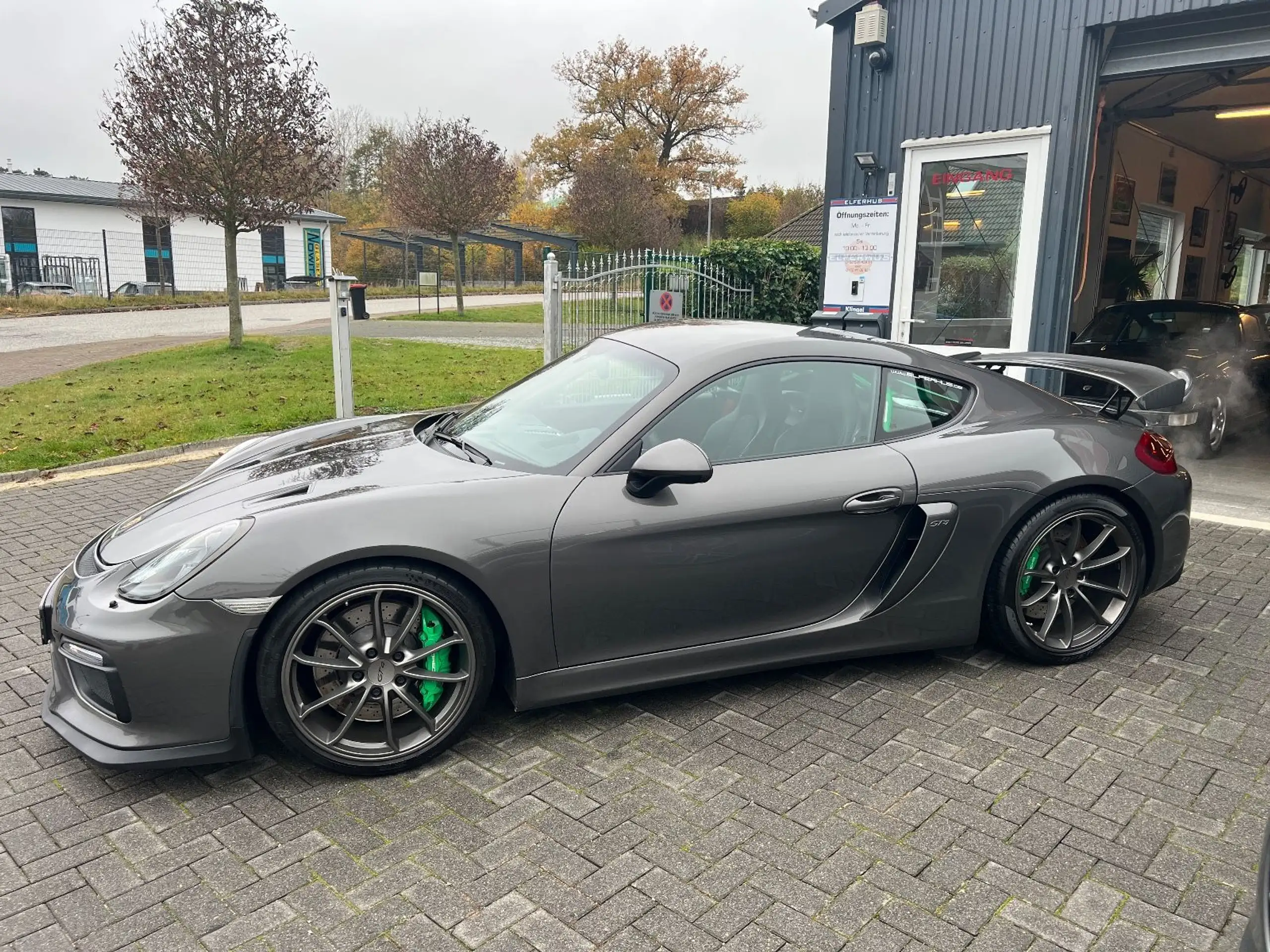 Porsche - Cayman