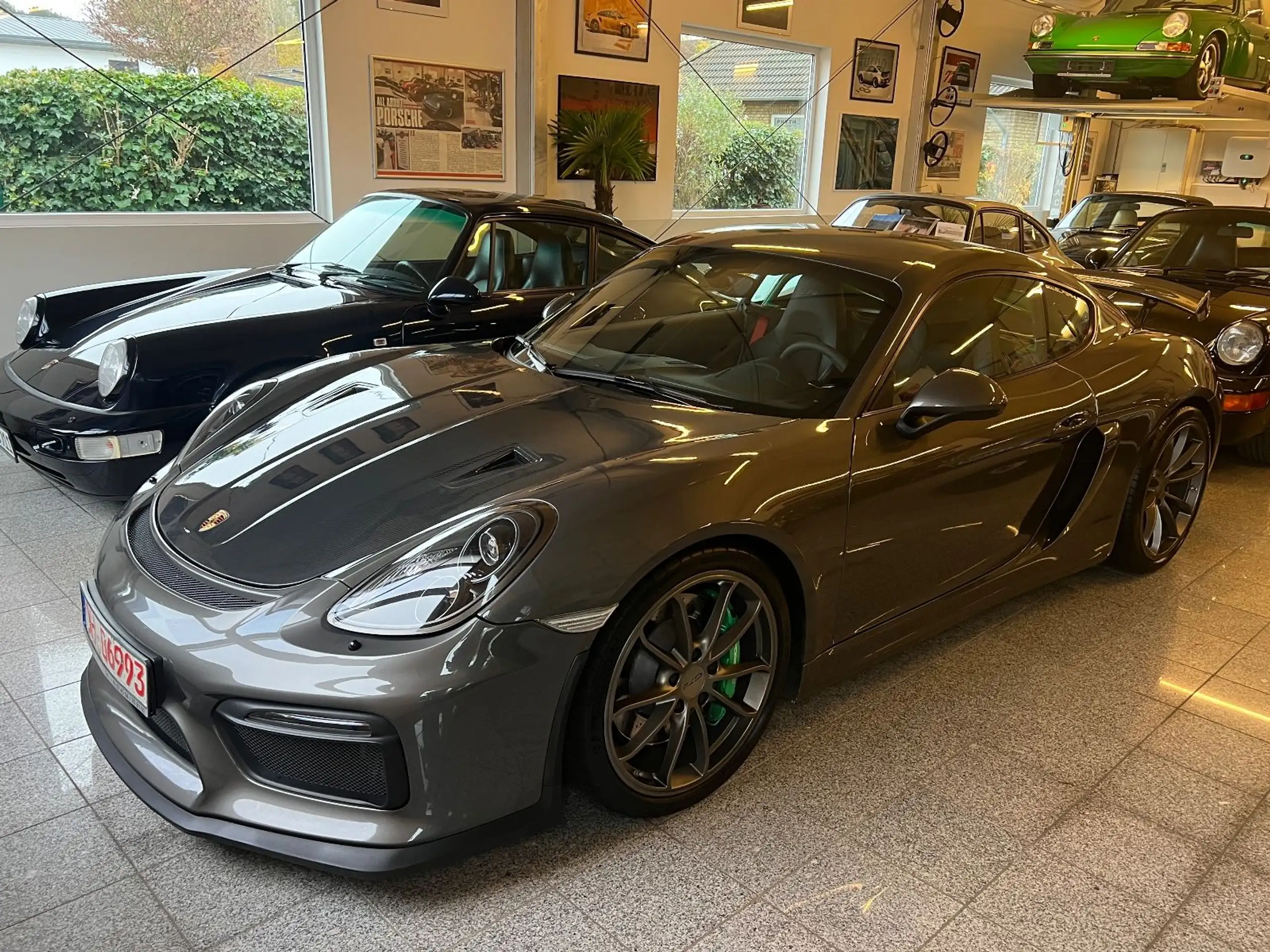 Porsche - Cayman