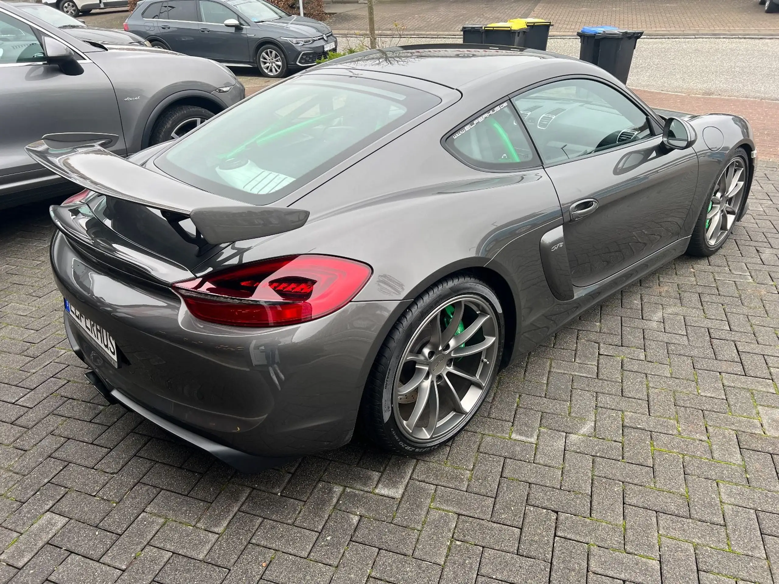 Porsche - Cayman