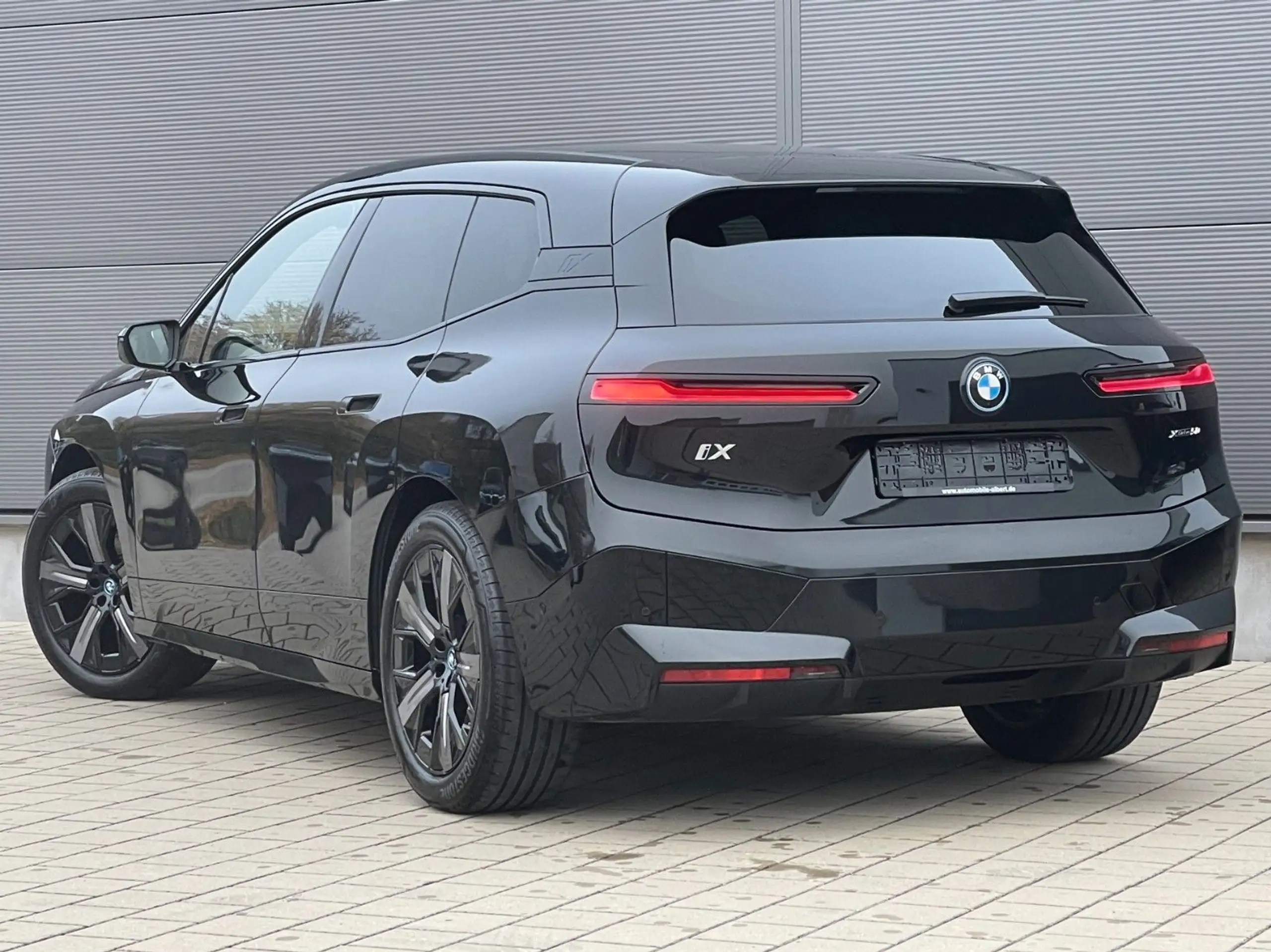 BMW - iX