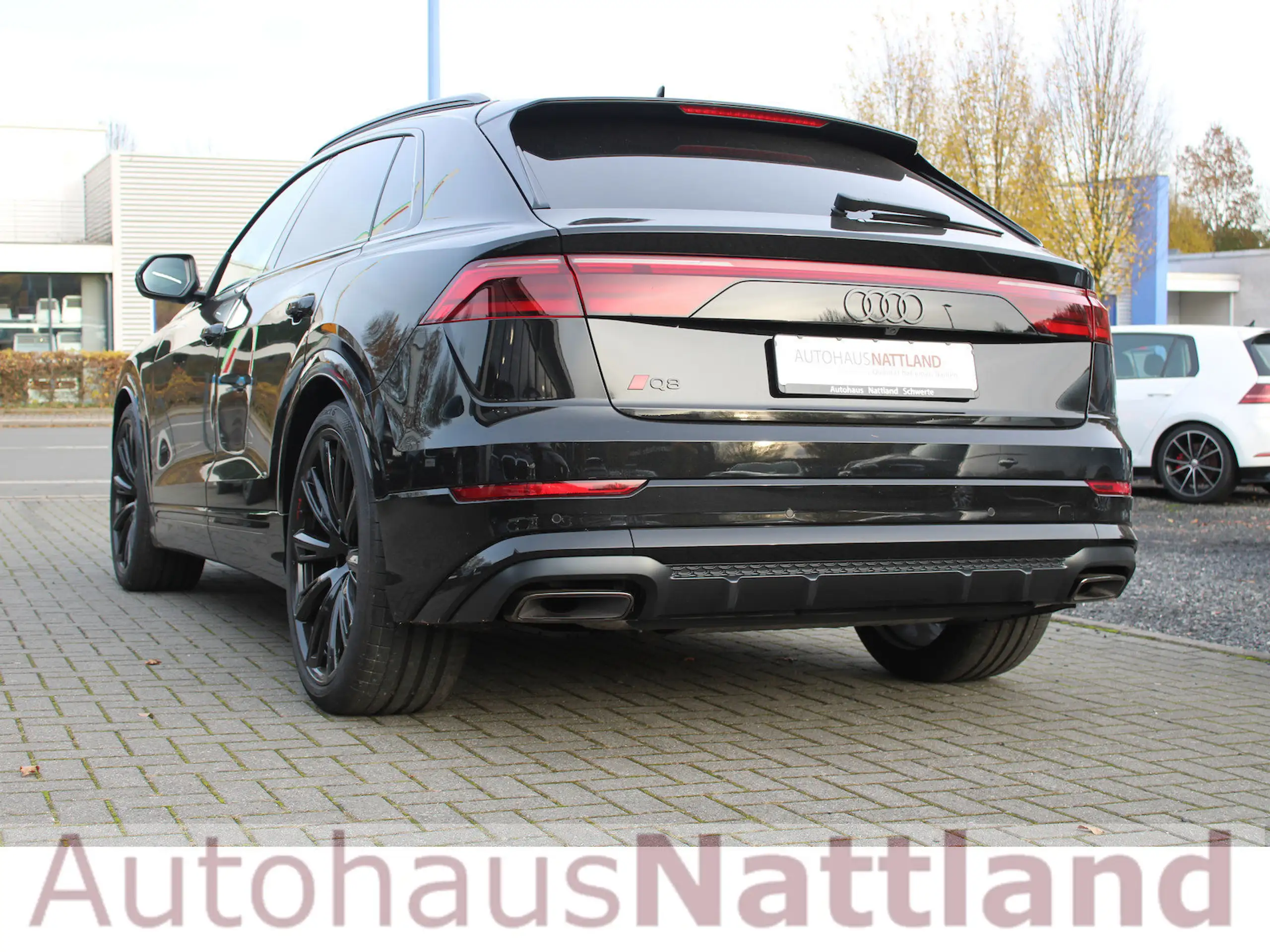 Audi - Q8