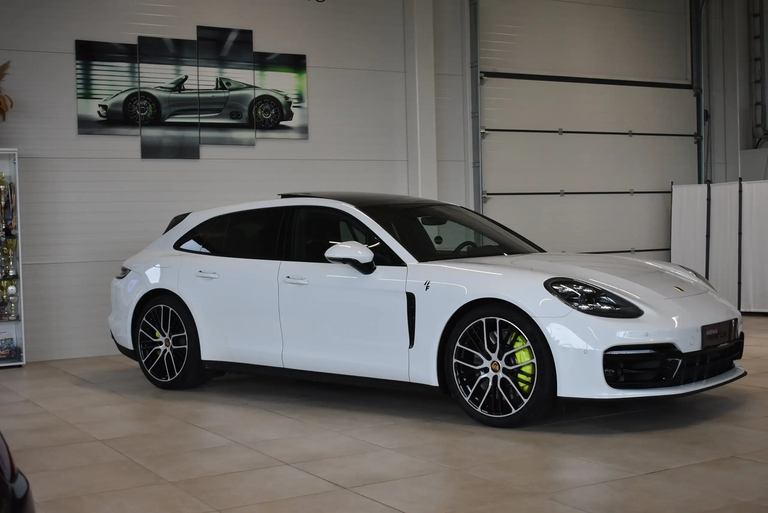 Porsche - Panamera