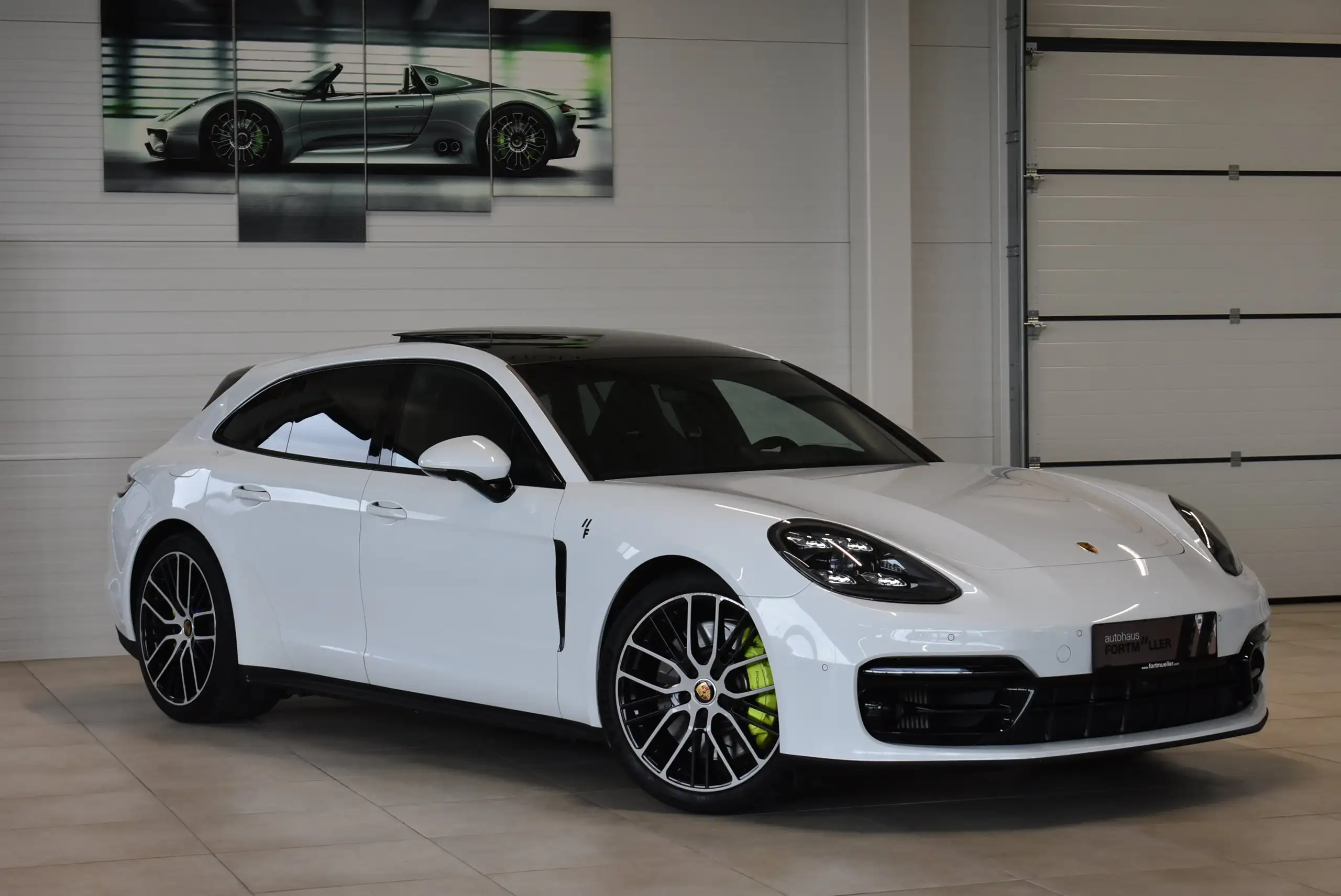 Porsche - Panamera