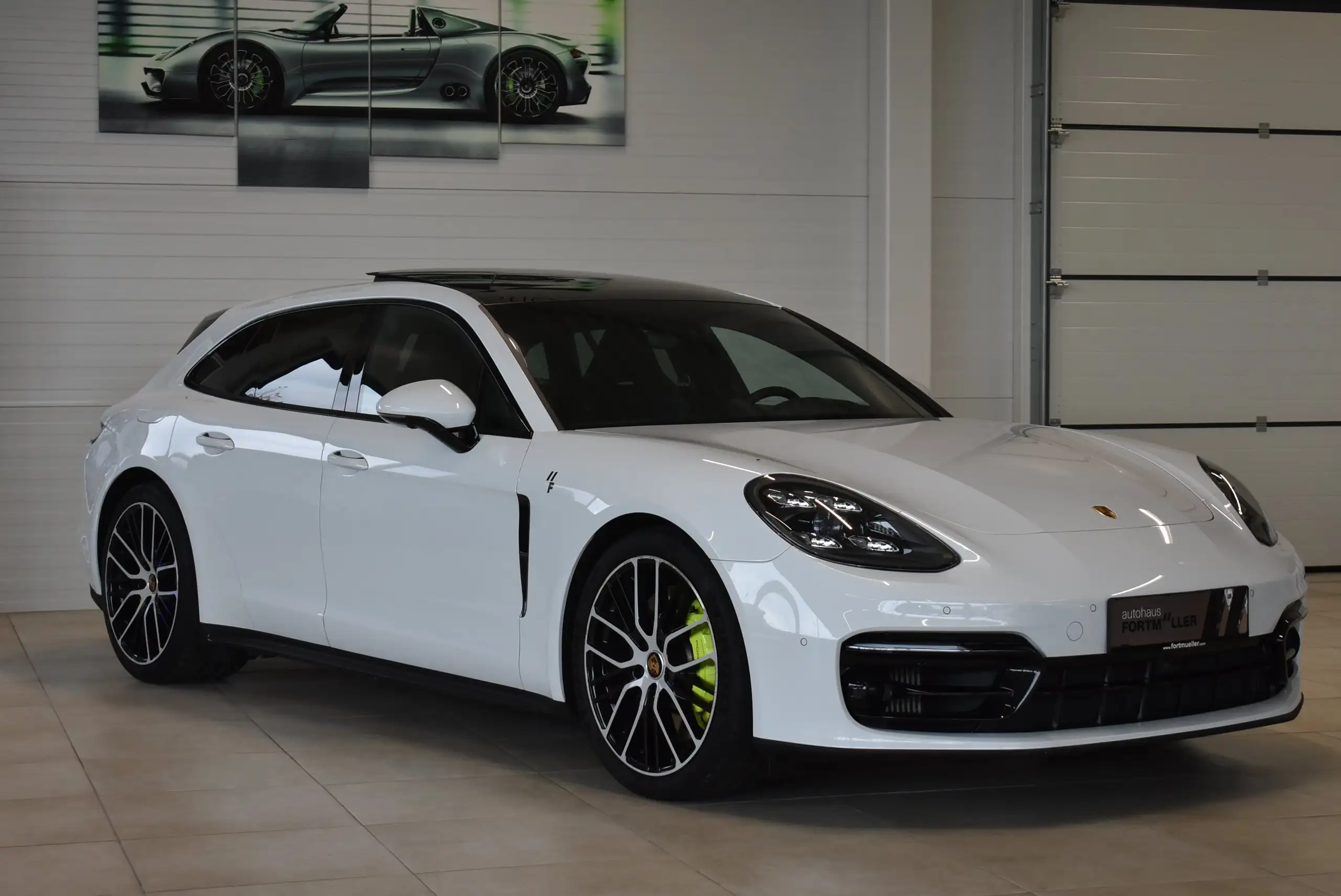 Porsche - Panamera