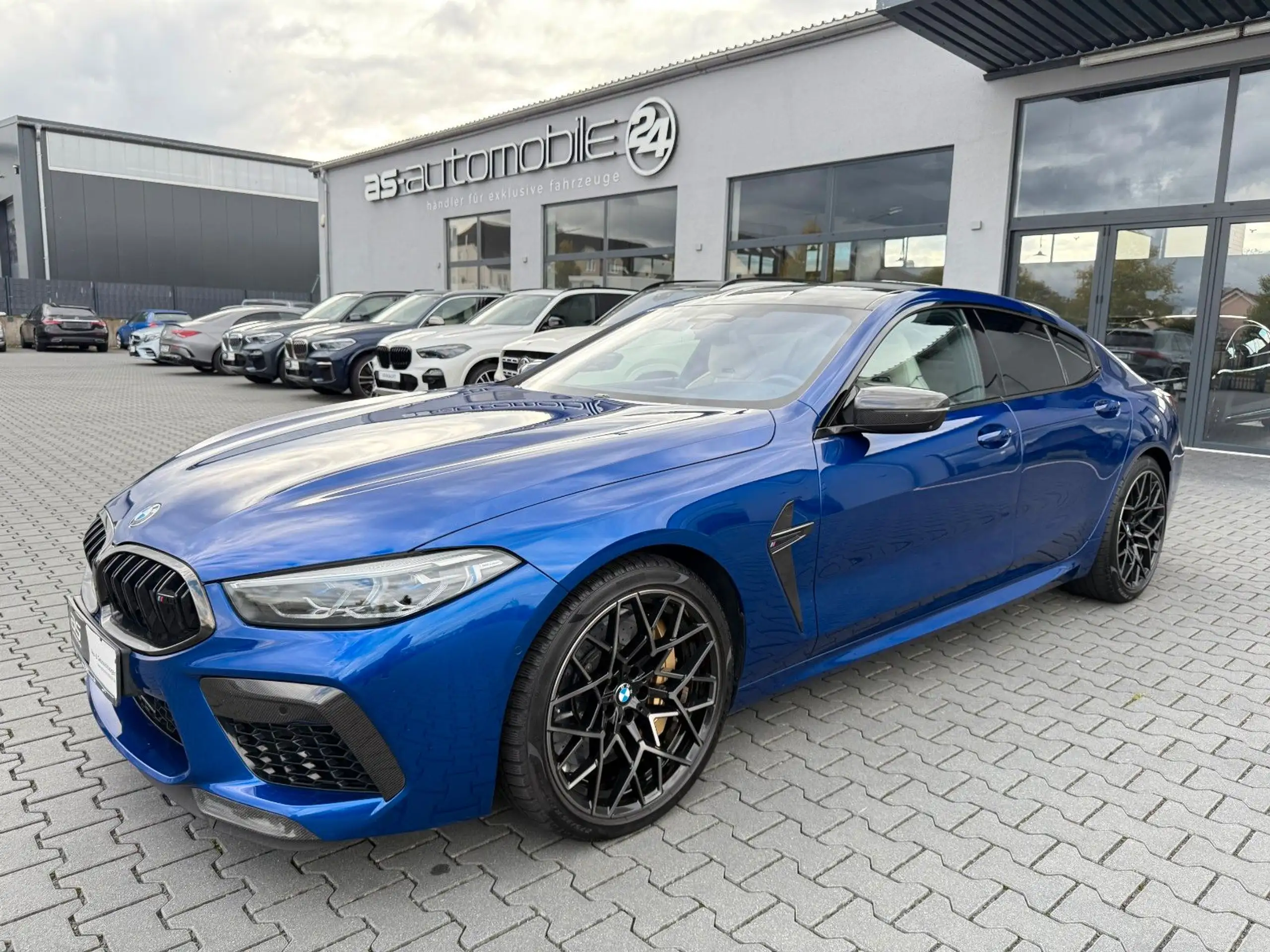 BMW - M8