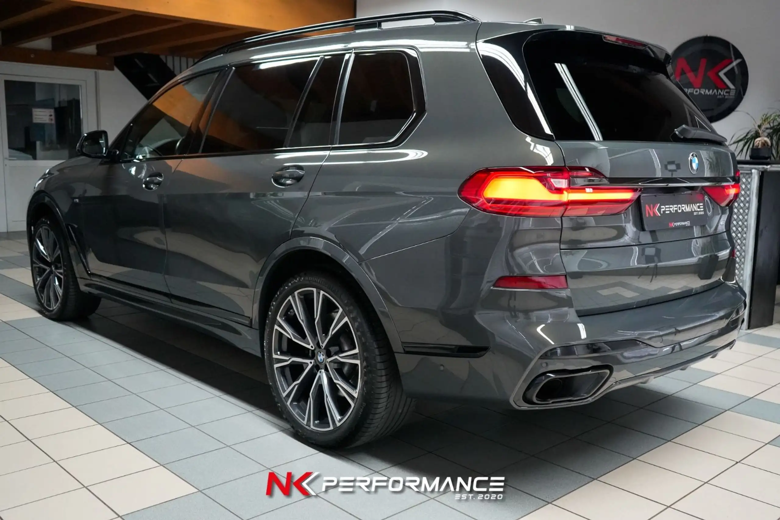 BMW - X7