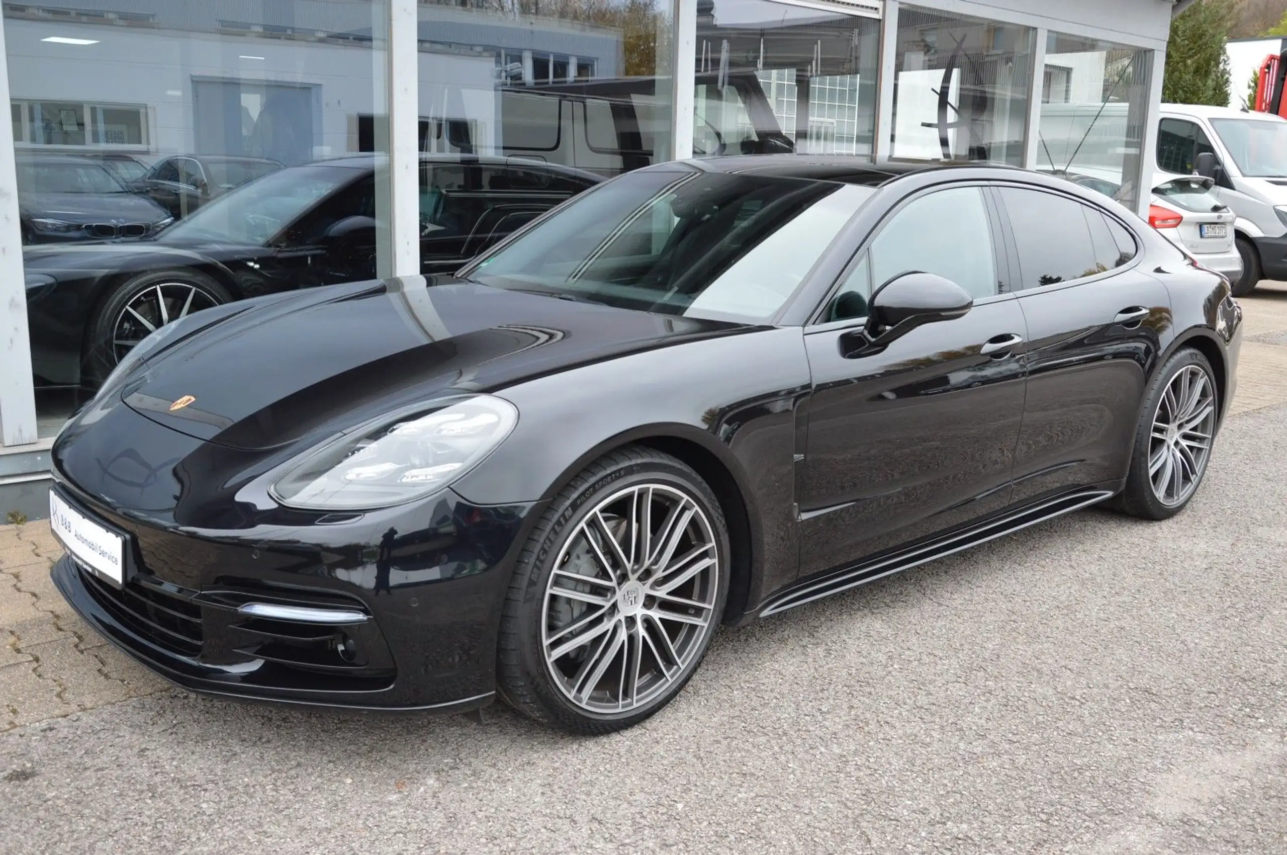 Porsche - Panamera