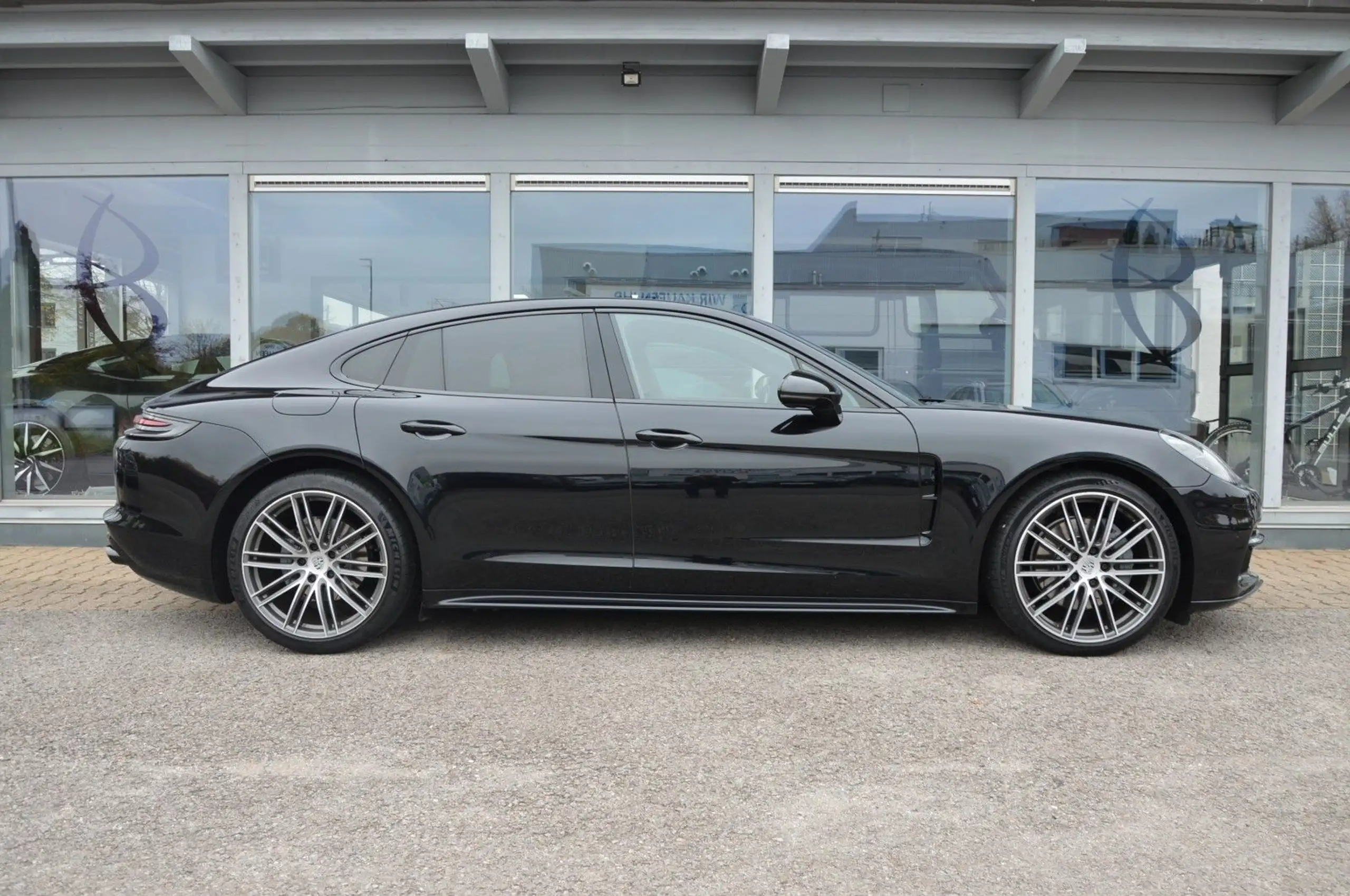 Porsche - Panamera