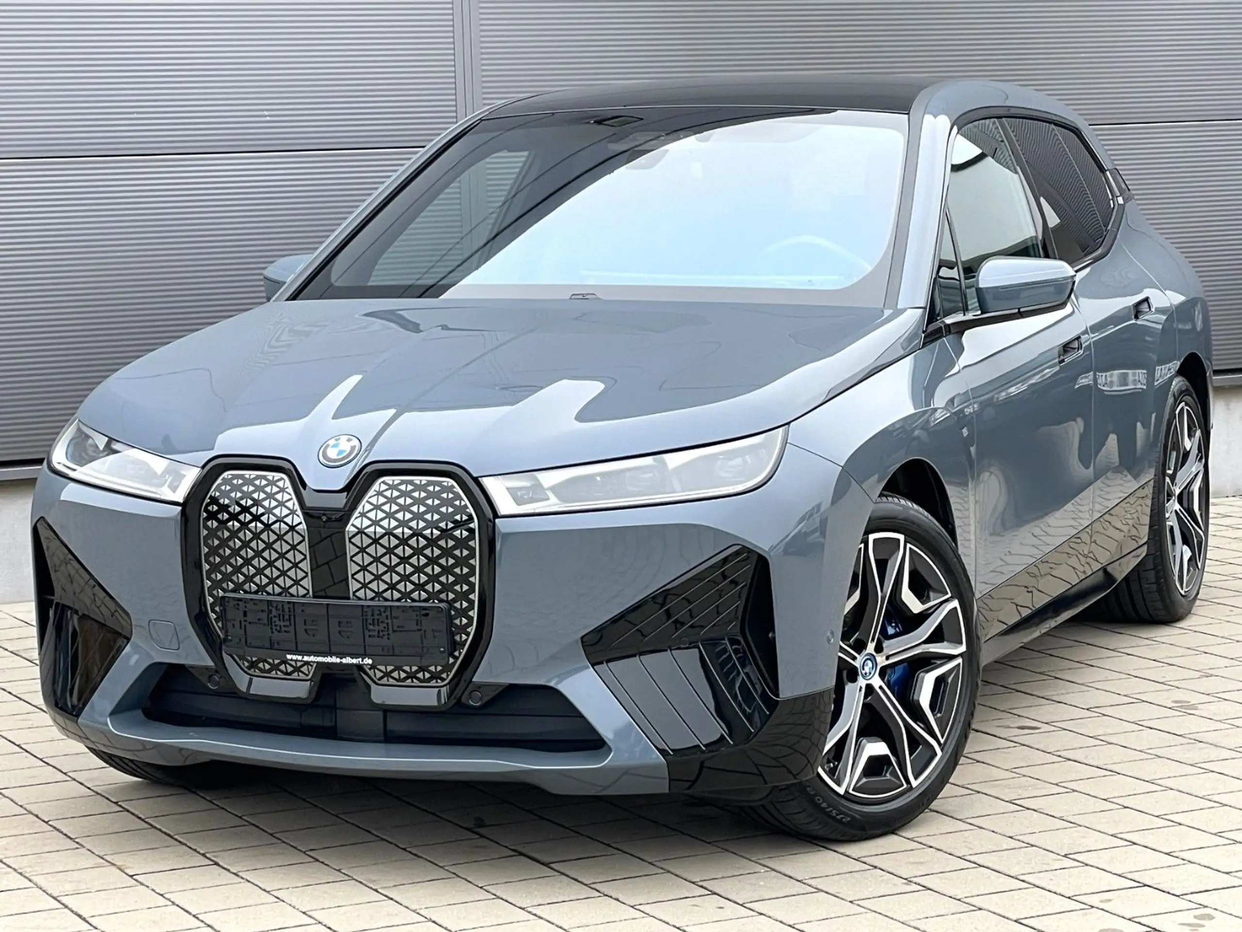 BMW - iX