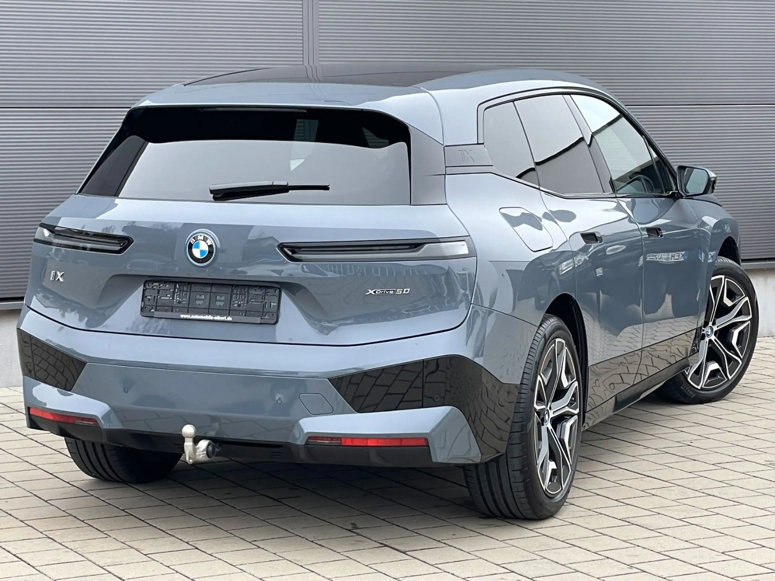 BMW - iX