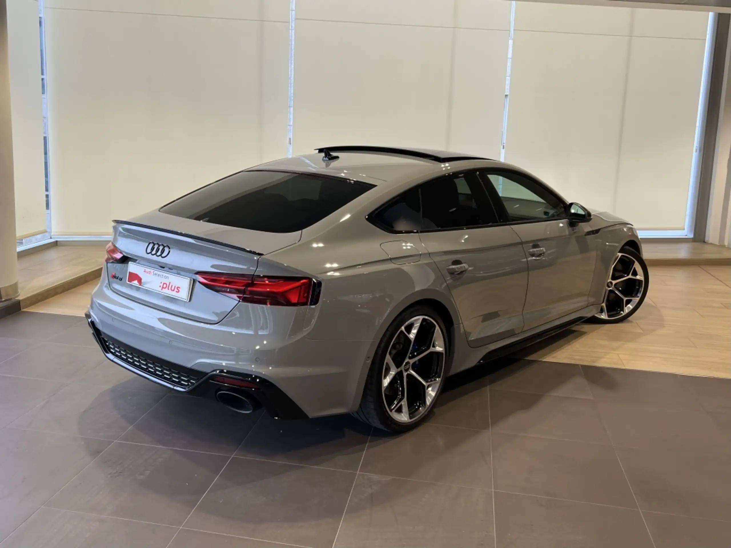 Audi - RS5