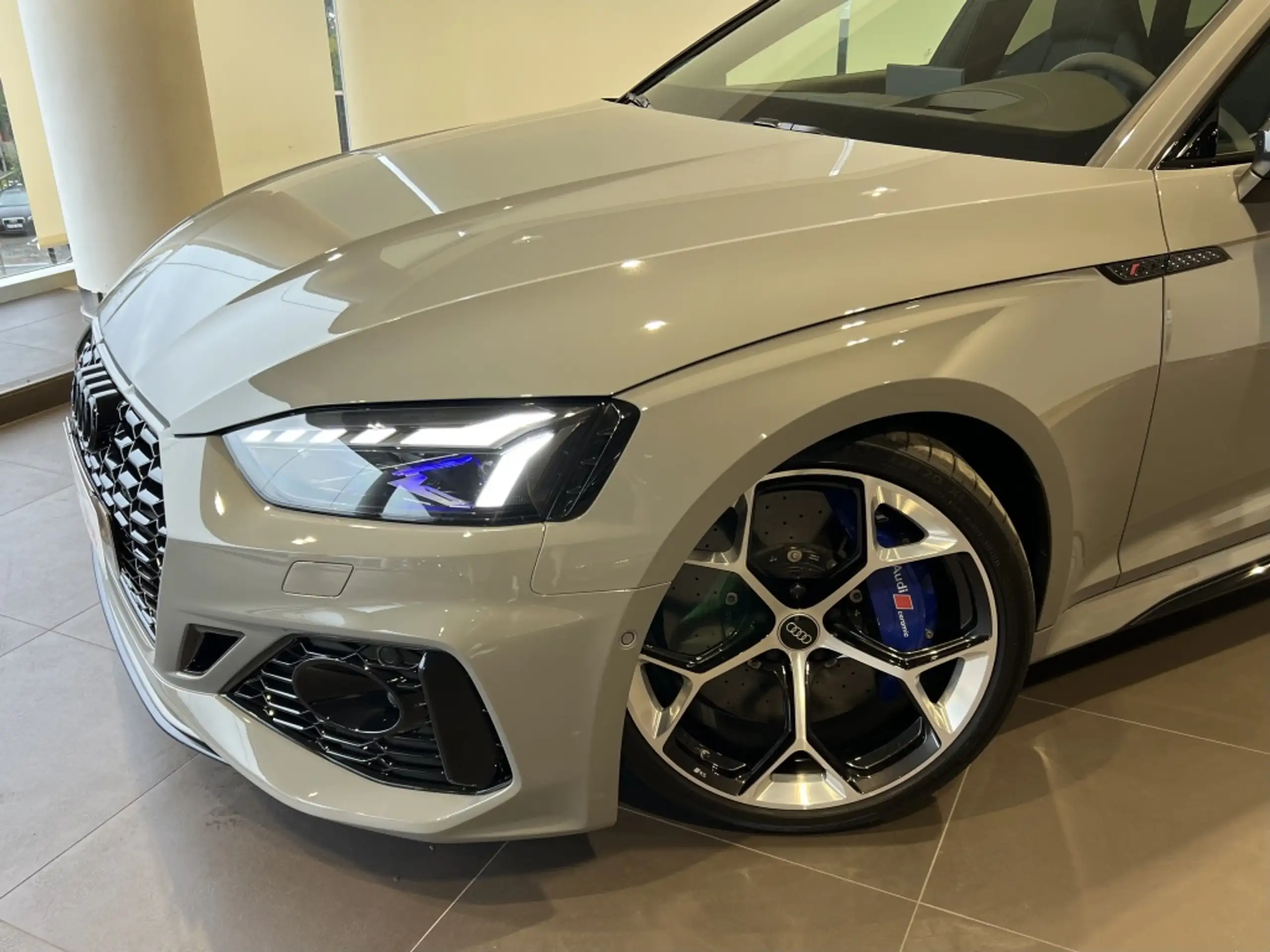 Audi - RS5