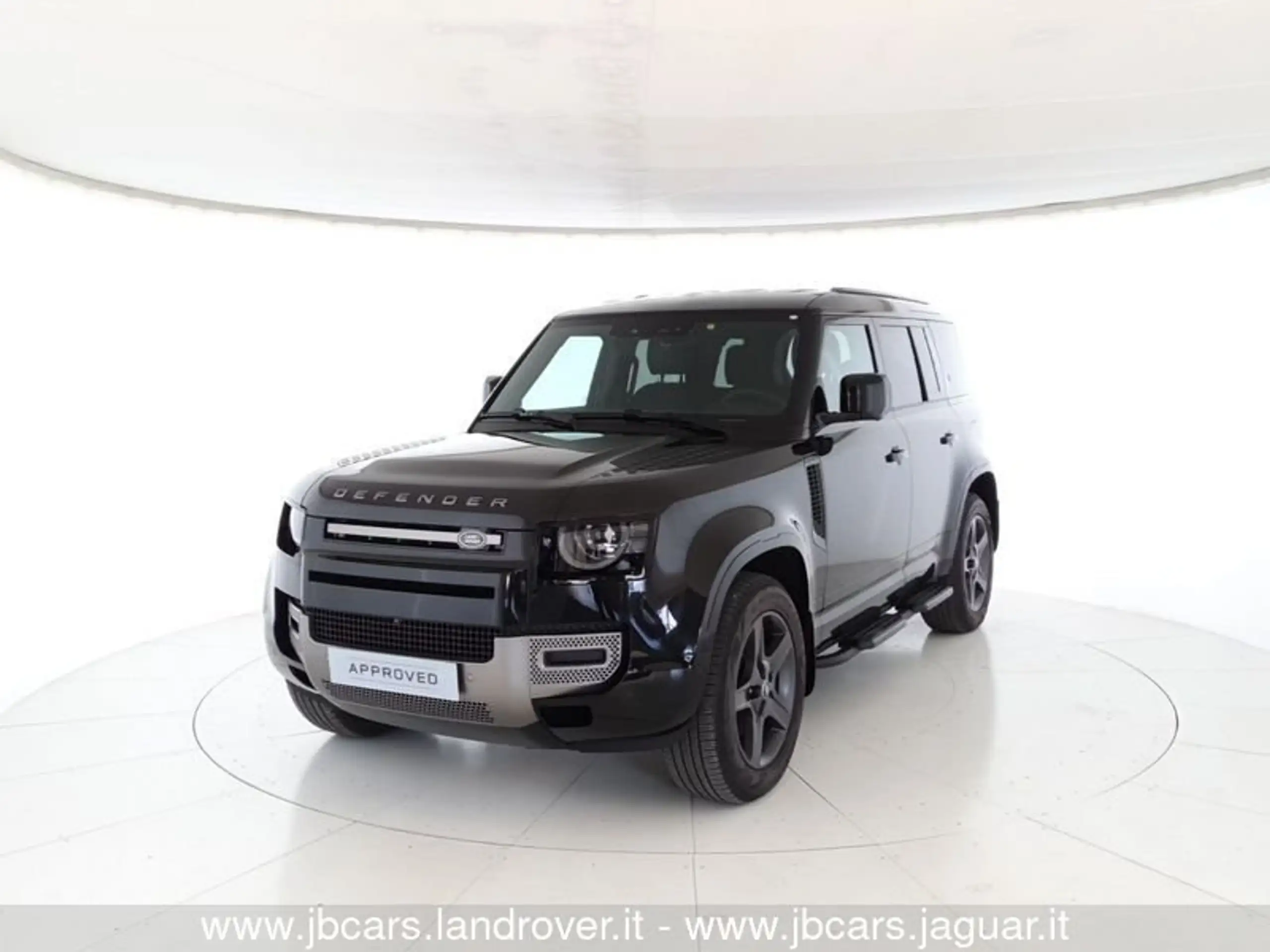 Land Rover Defender 2024