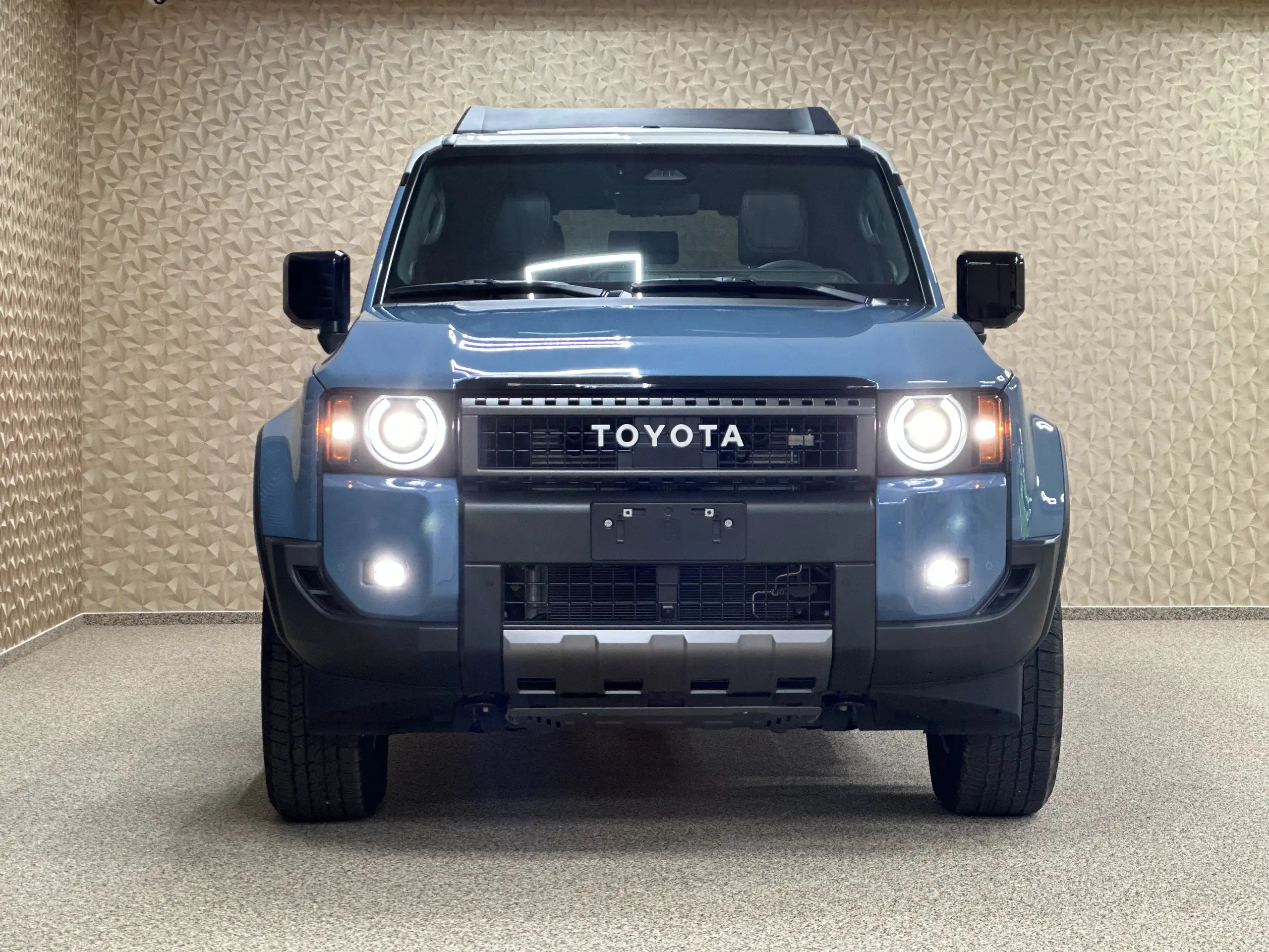 Toyota - Land Cruiser