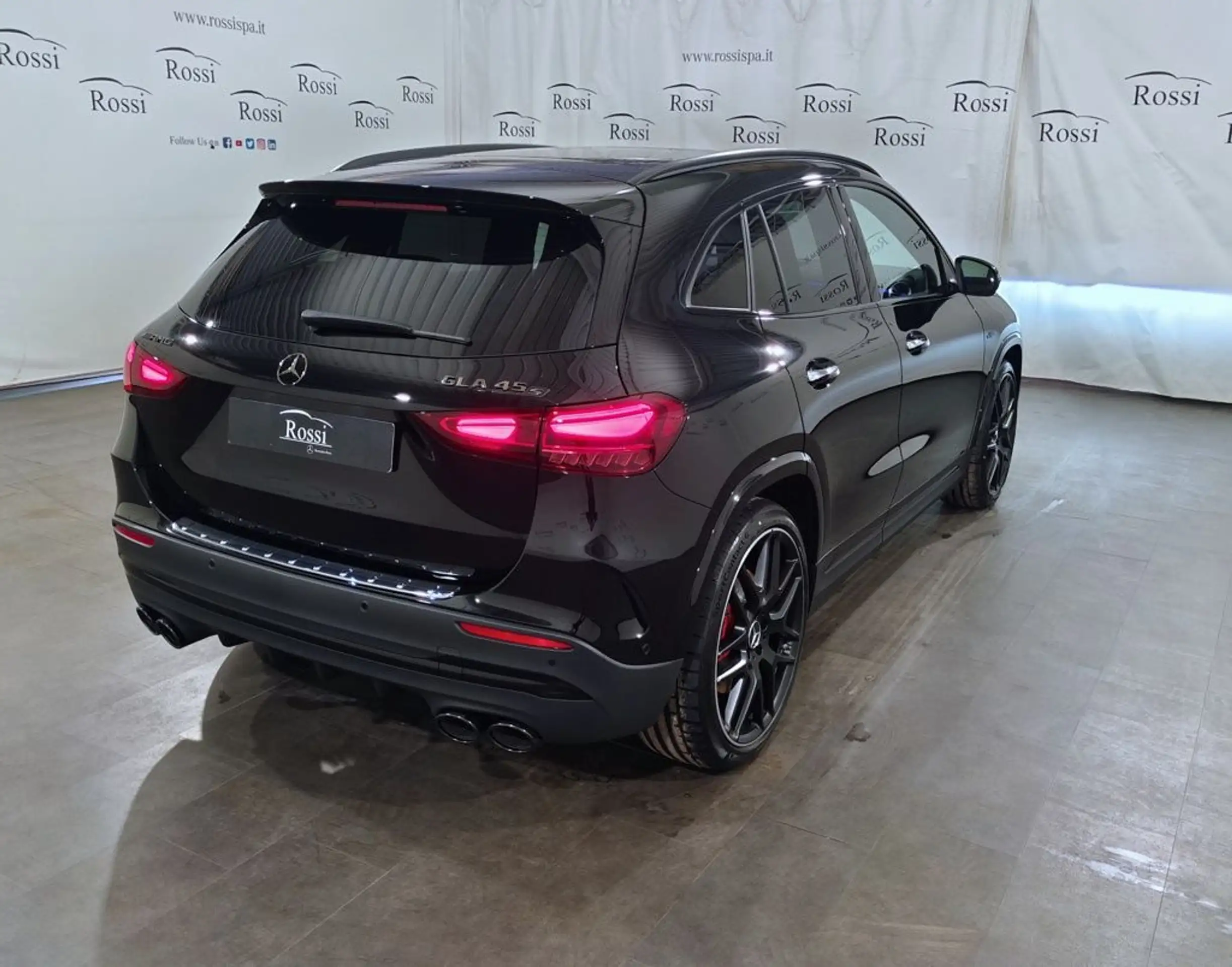 Mercedes-Benz - GLA 45 AMG