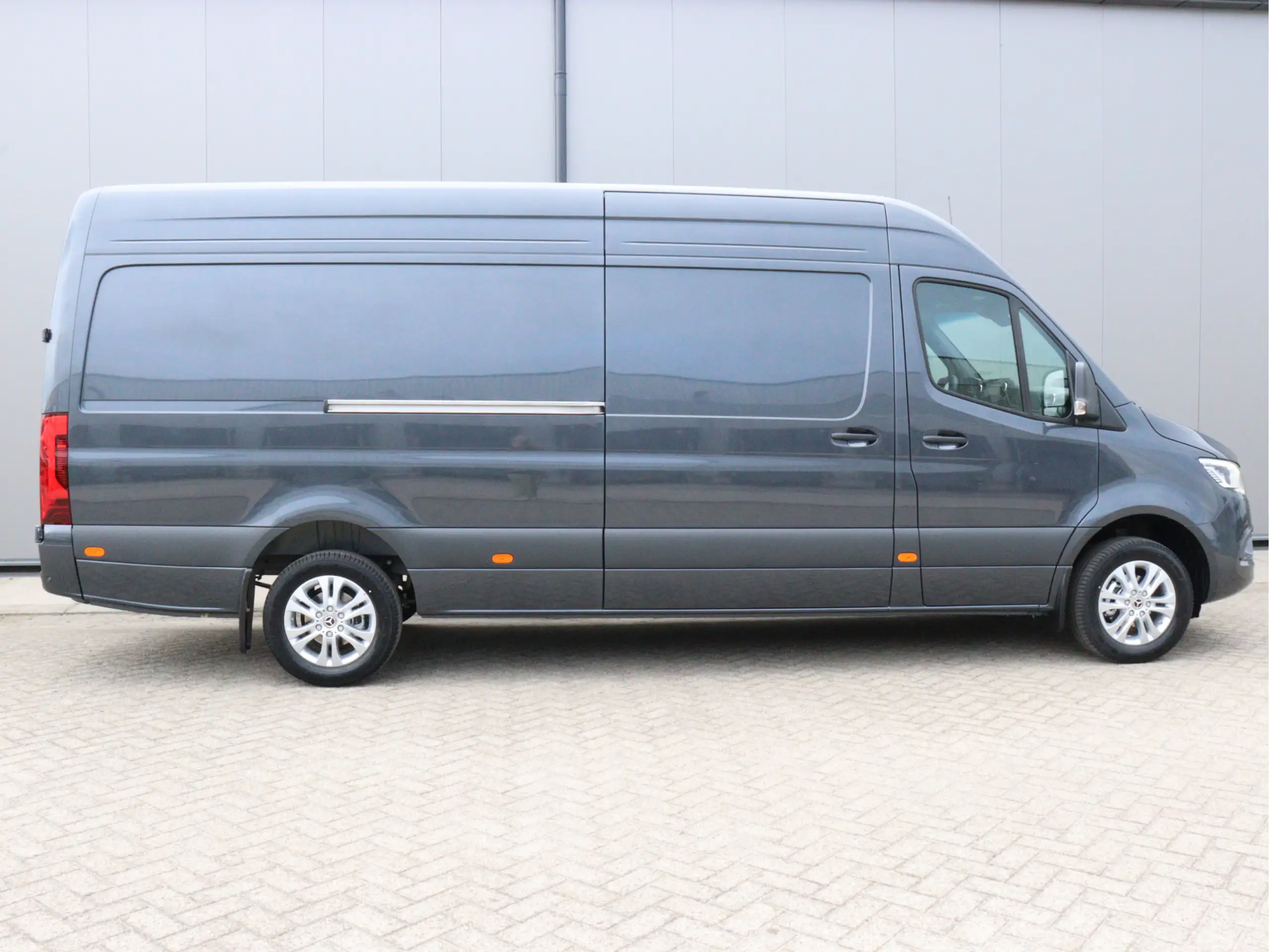 Mercedes-Benz - Sprinter