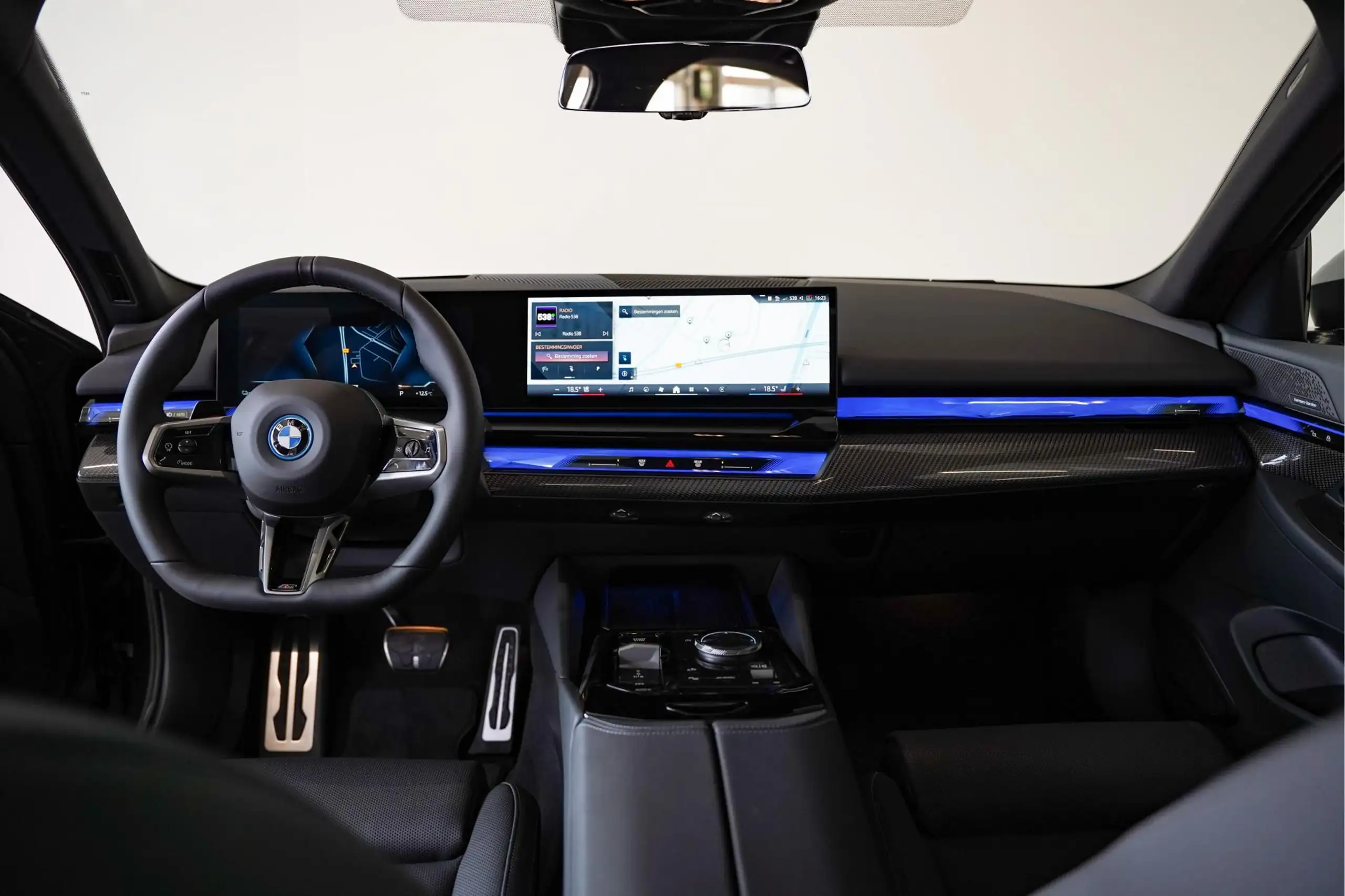 BMW - i5