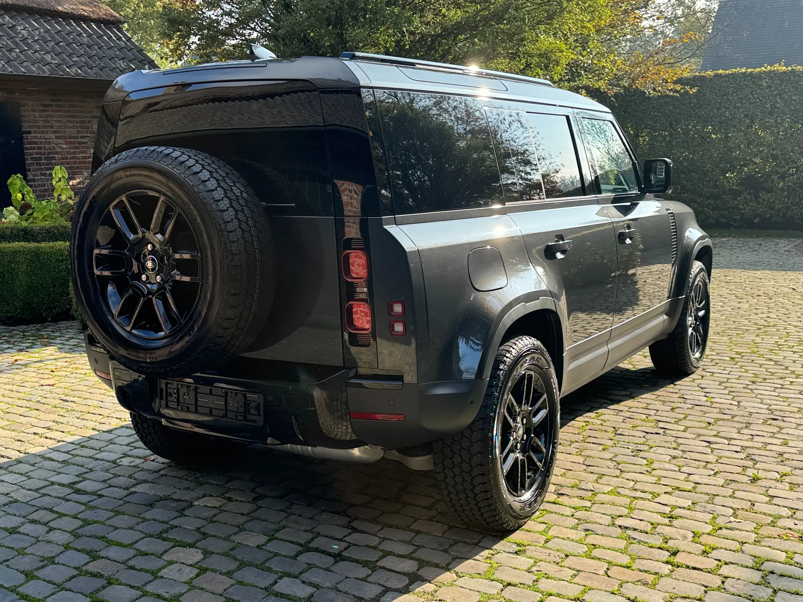 Land Rover - Defender