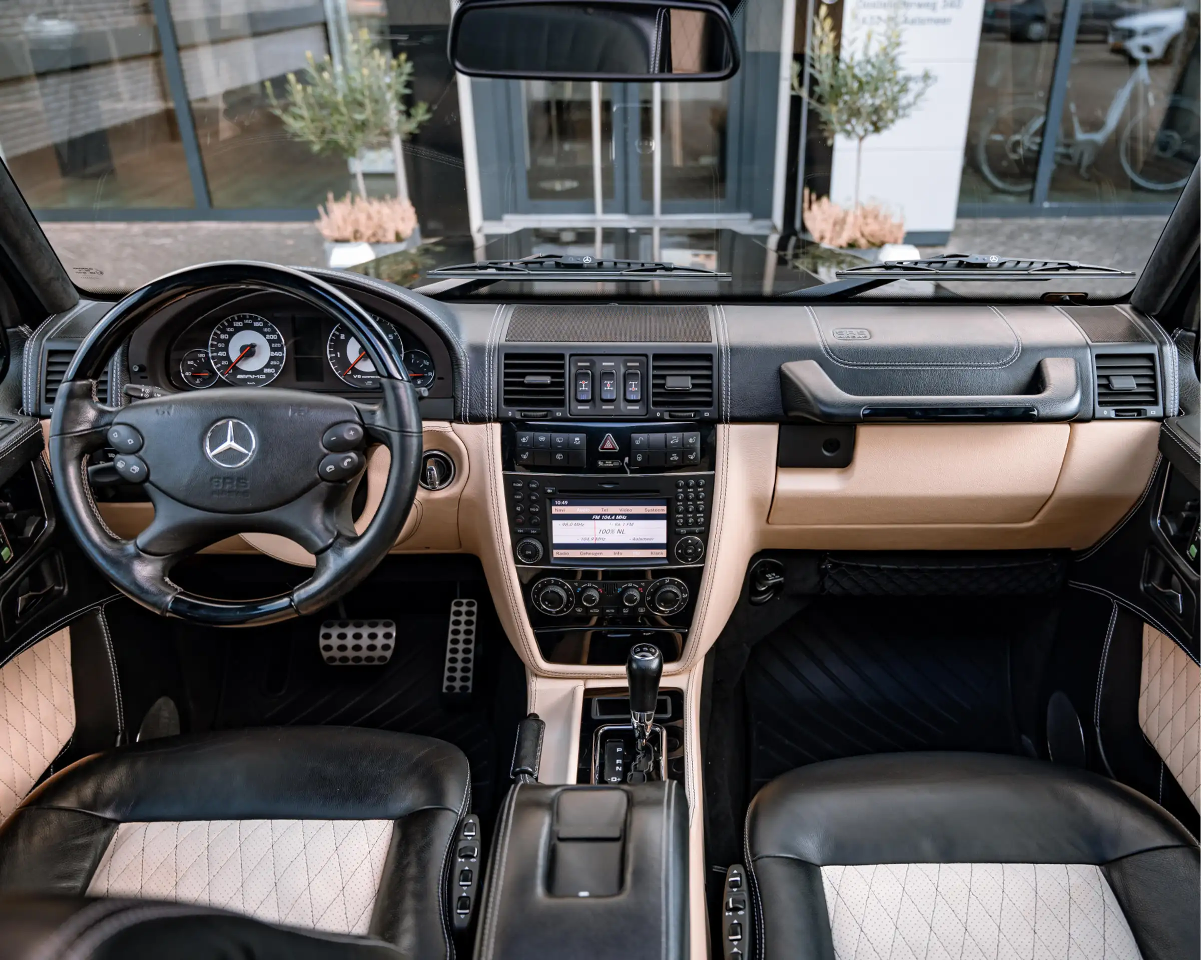 Mercedes-Benz - G