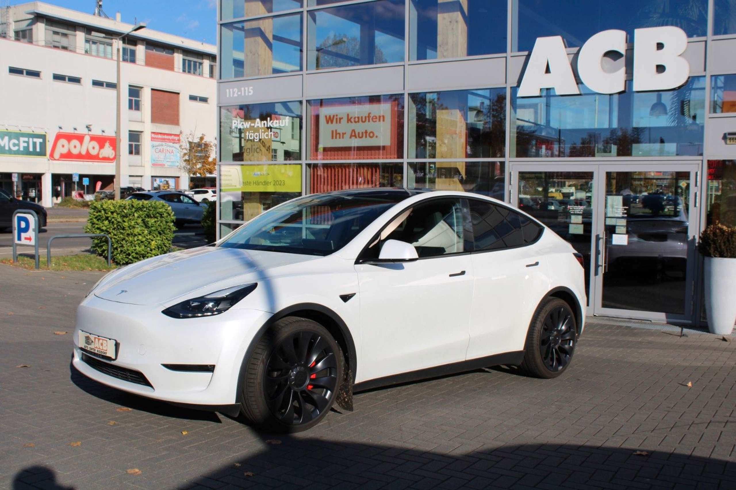 Tesla - Model Y