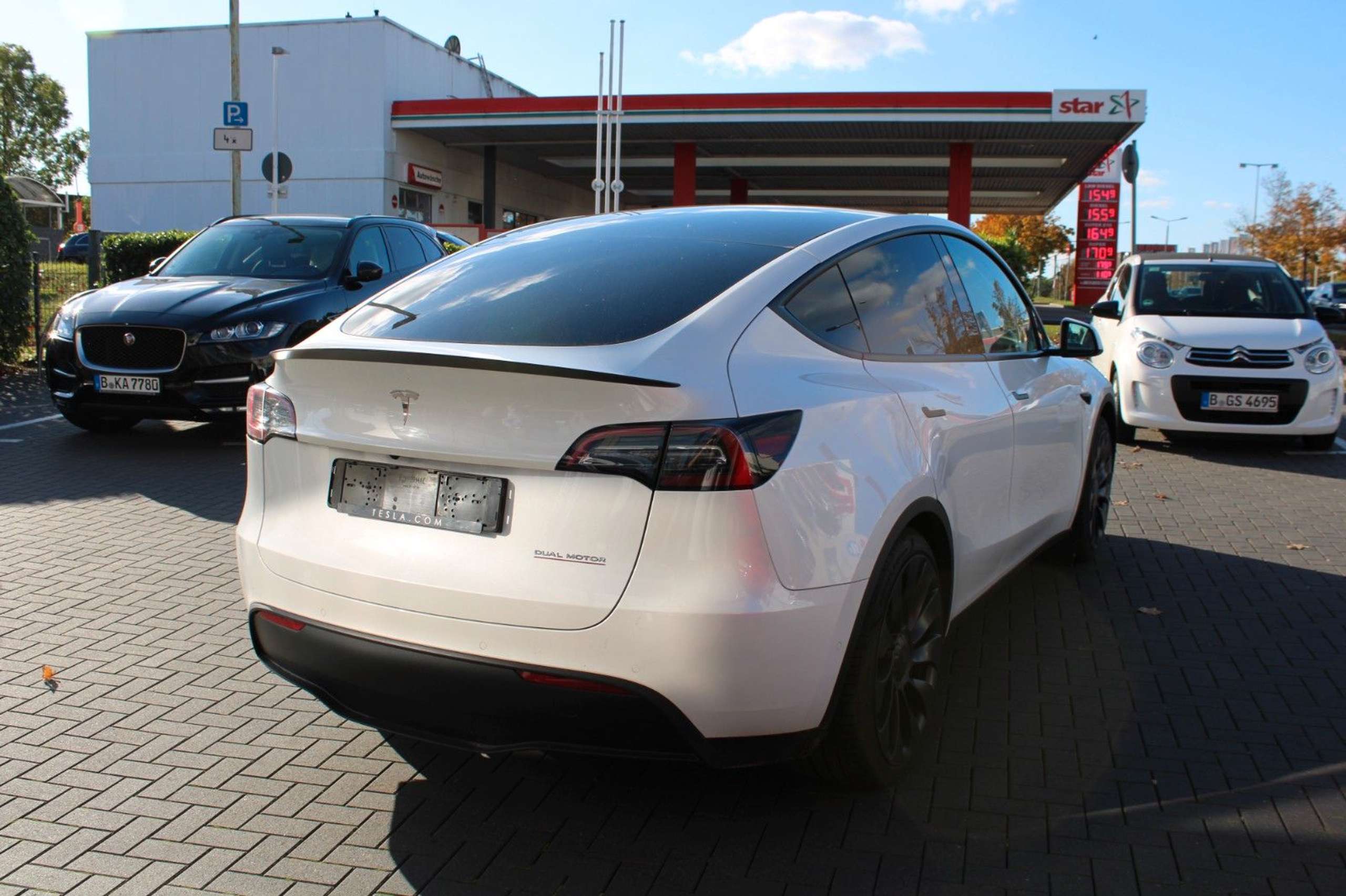 Tesla - Model Y