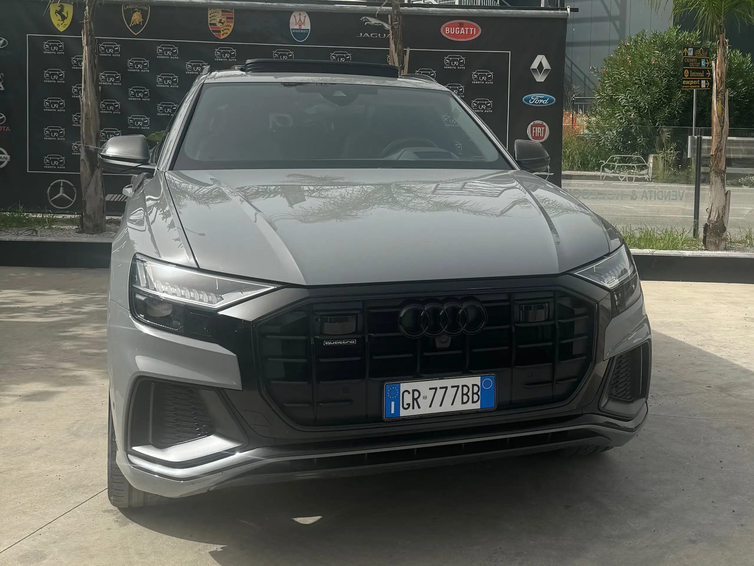 Audi - Q8