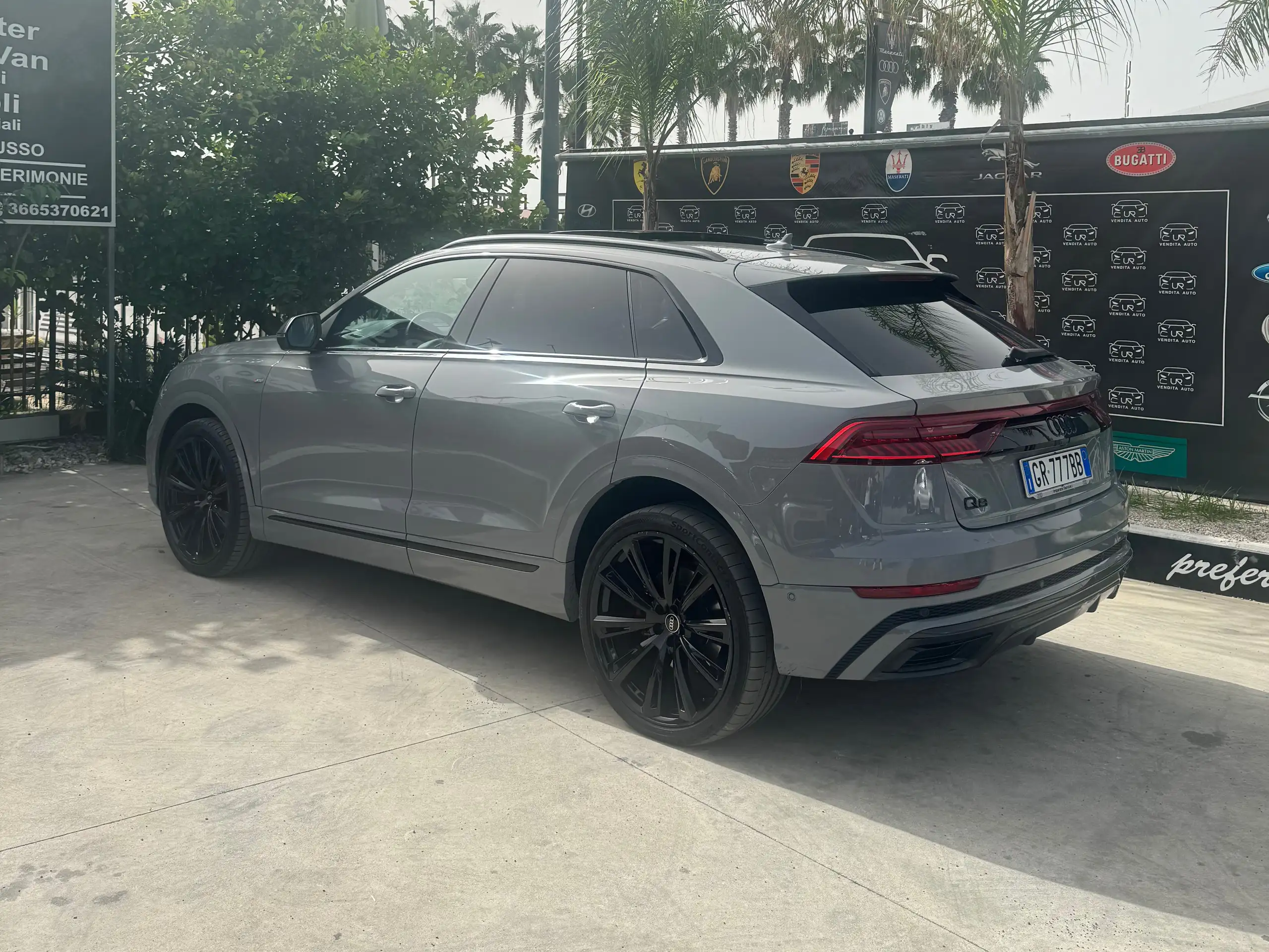 Audi - Q8