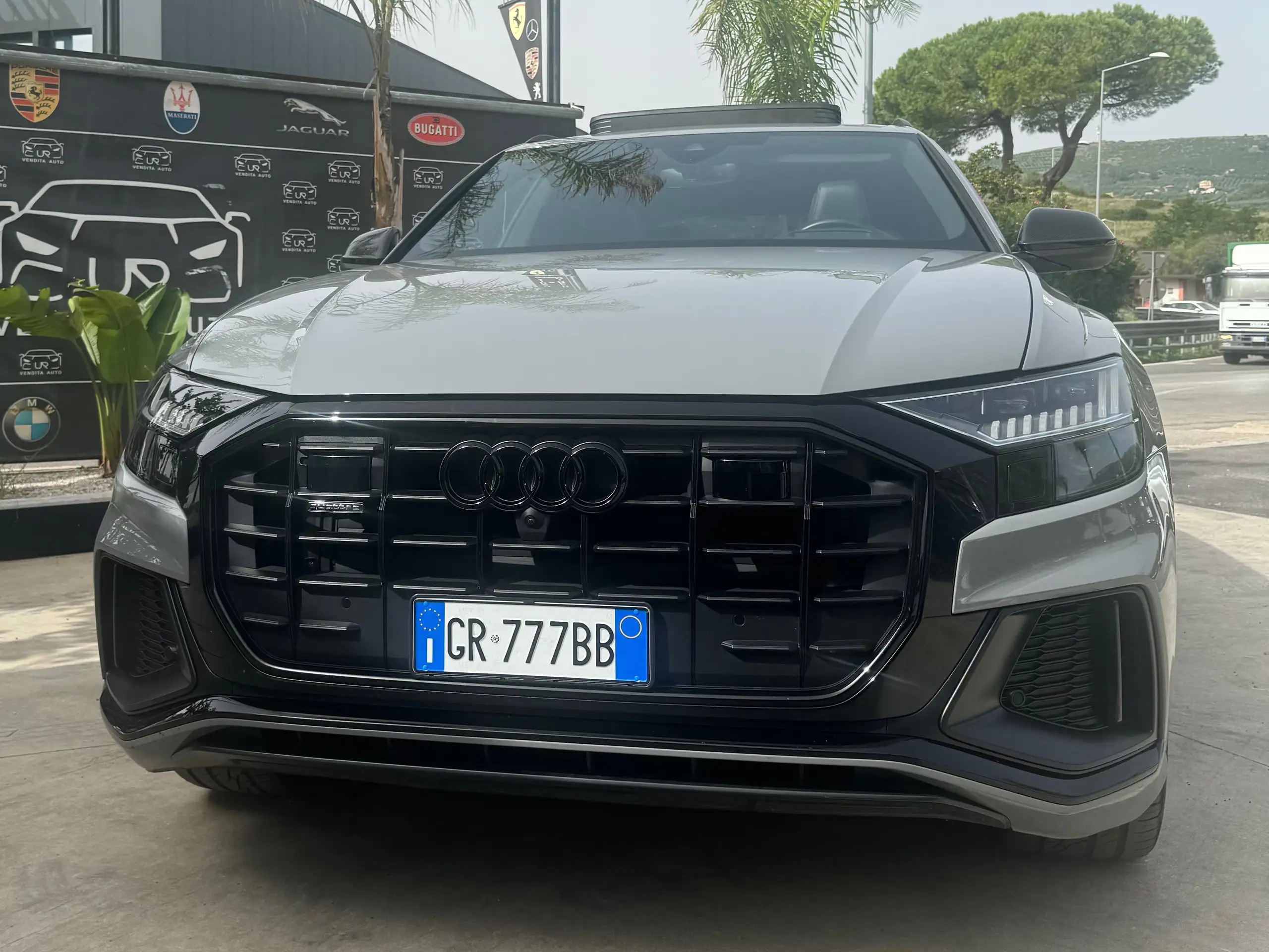 Audi - Q8