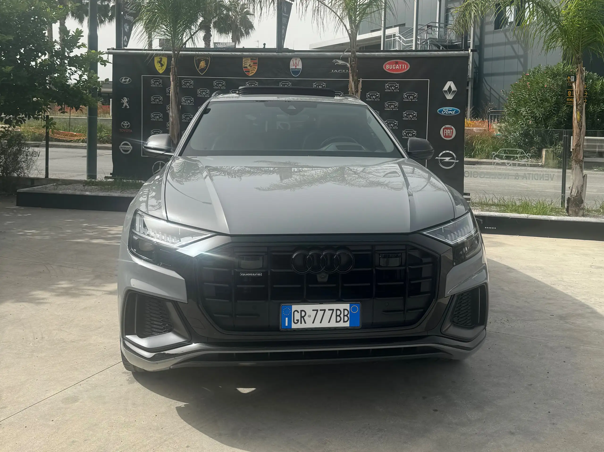 Audi - Q8