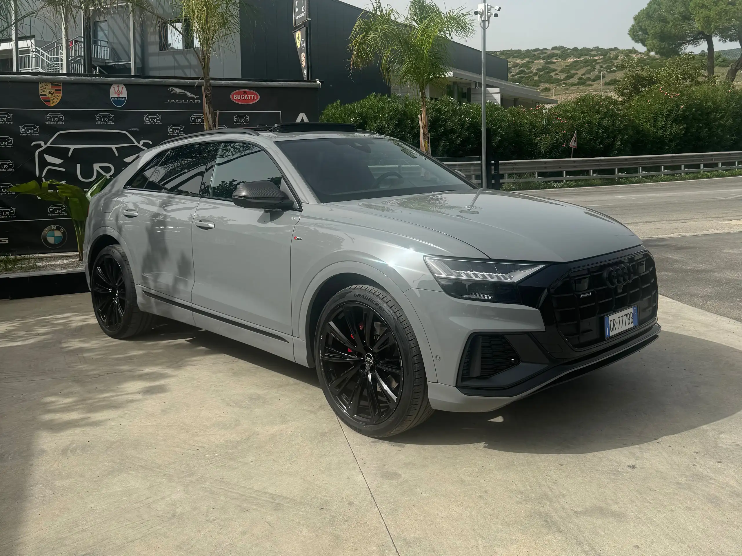 Audi - Q8