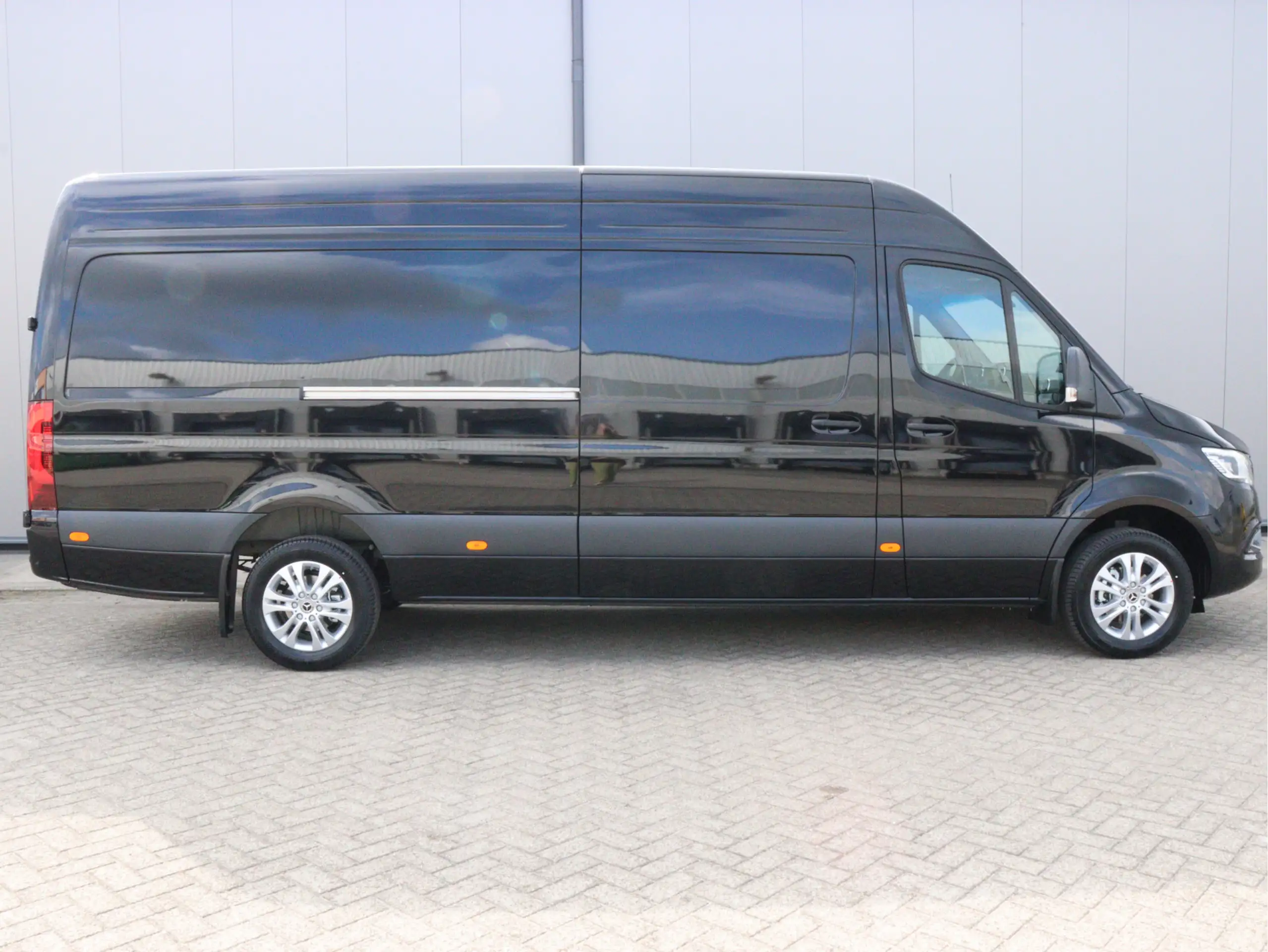 Mercedes-Benz - Sprinter