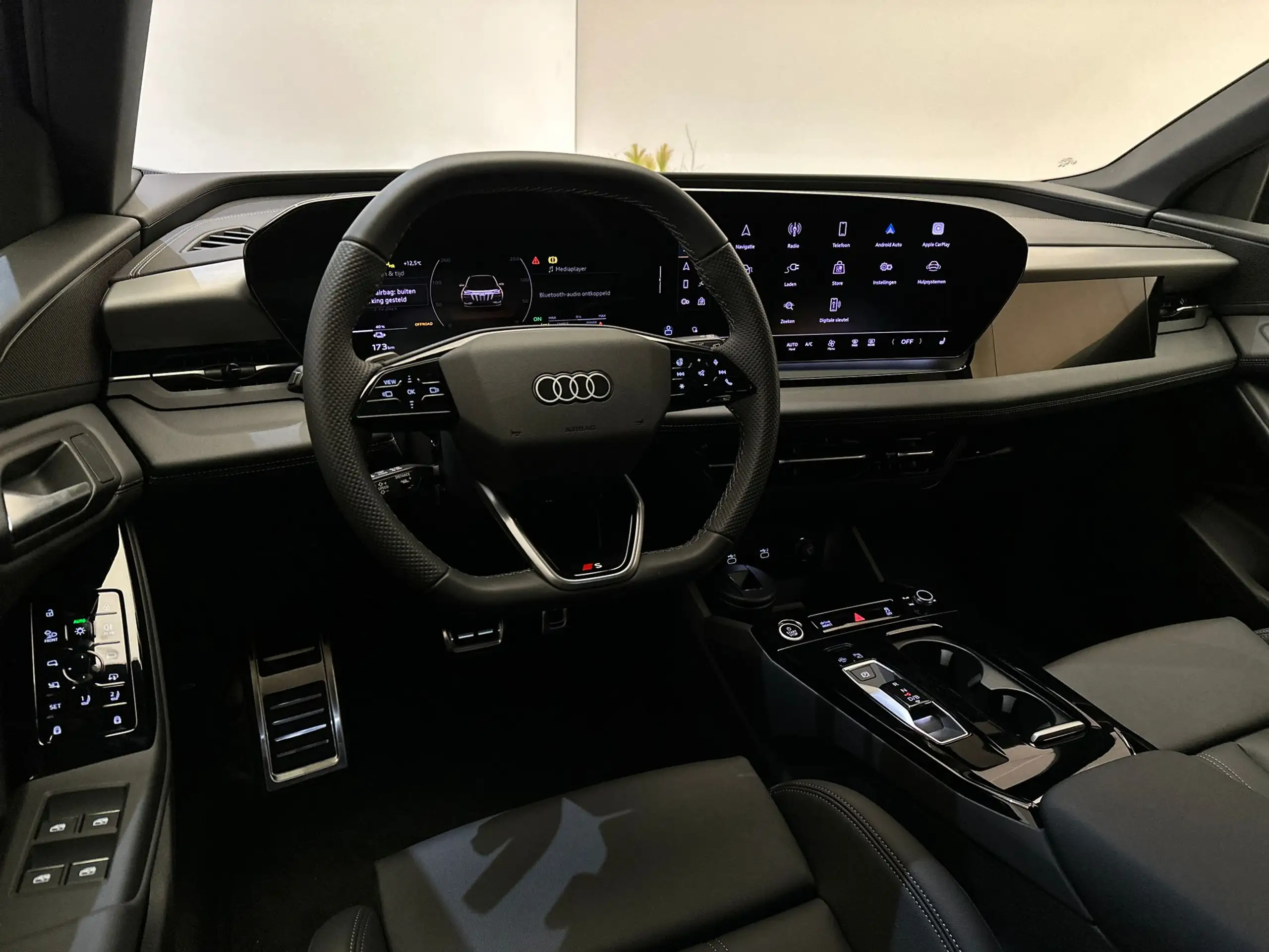 Audi - Q6