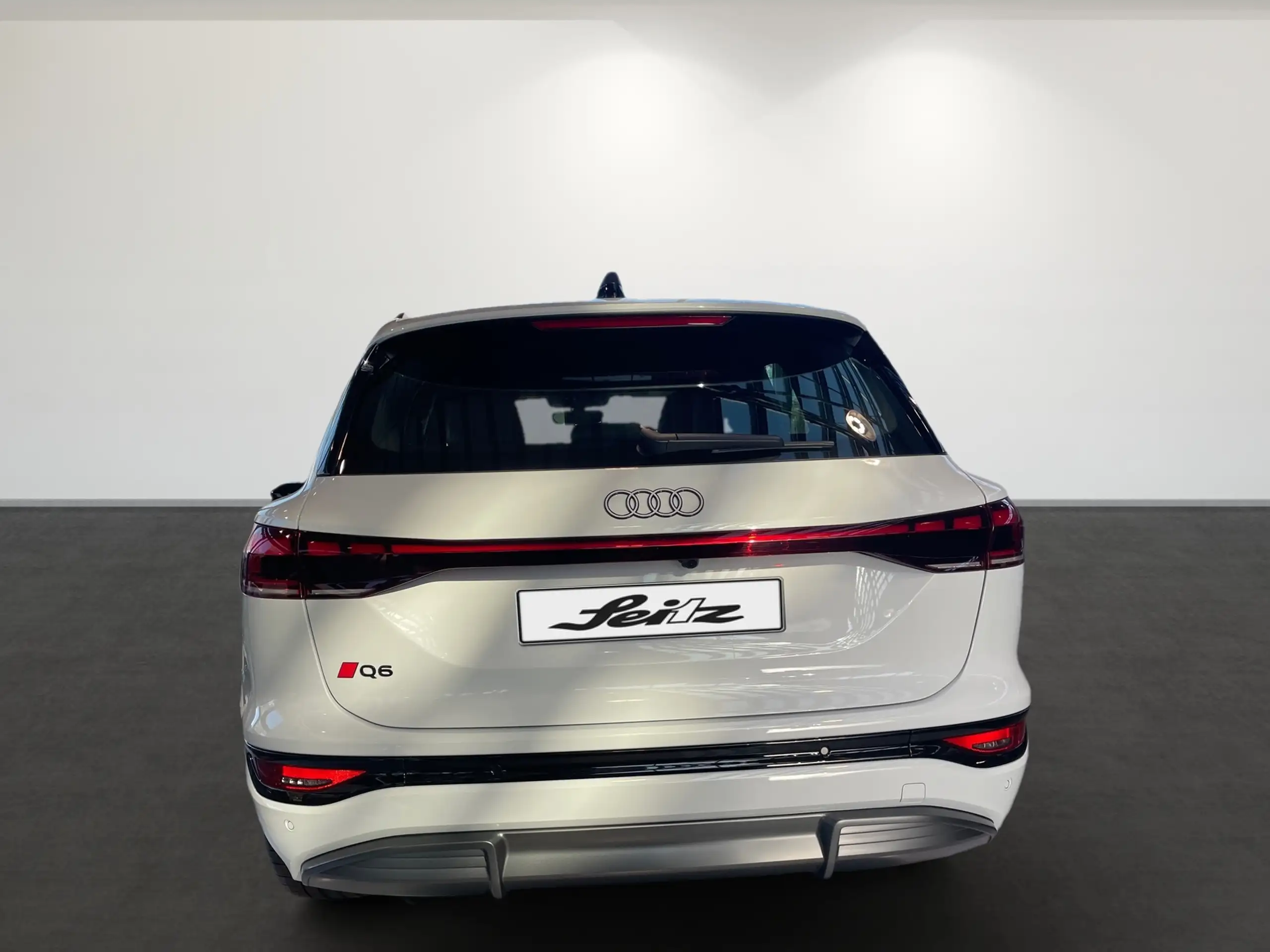 Audi - Q6