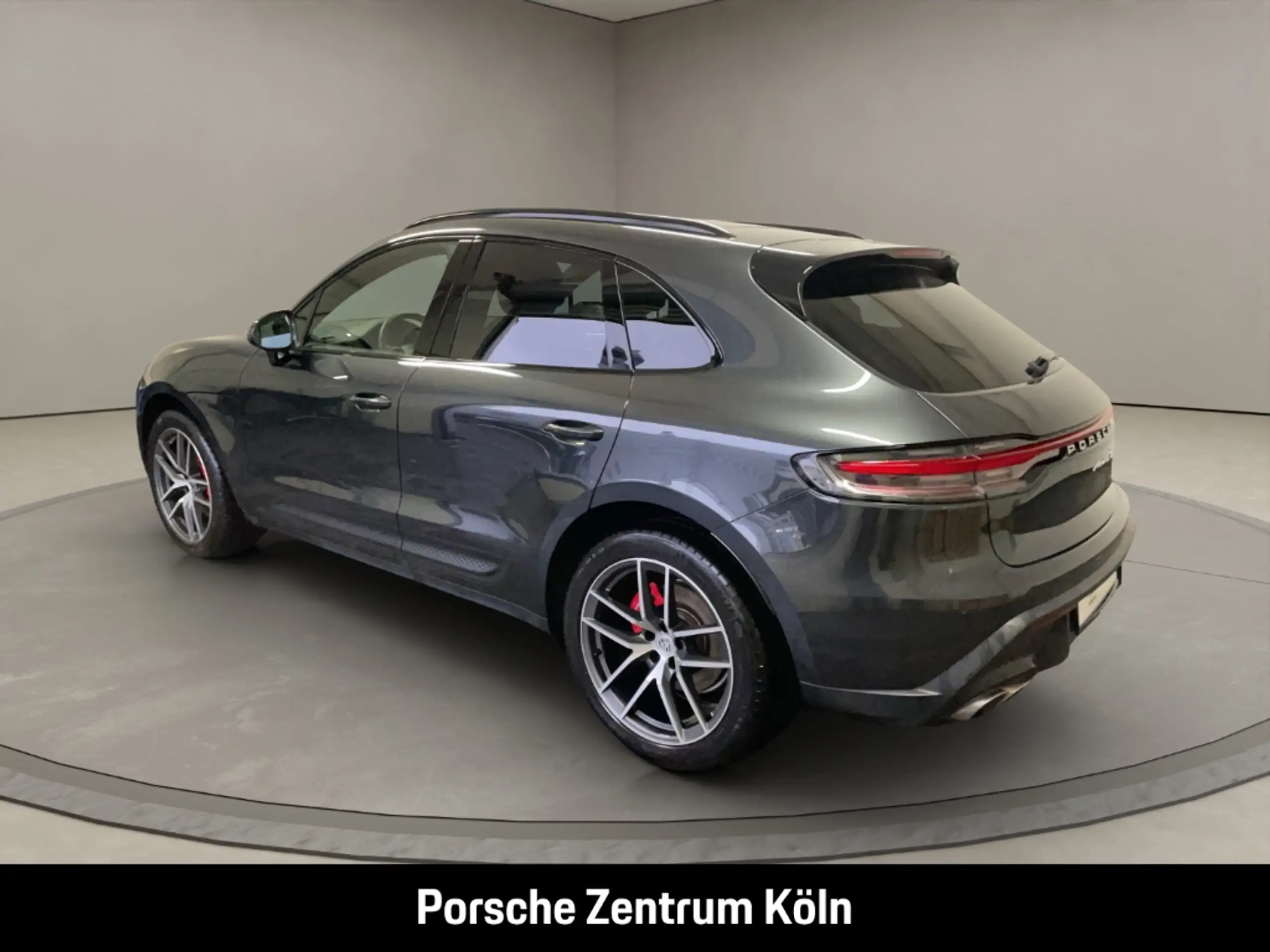 Porsche - Macan